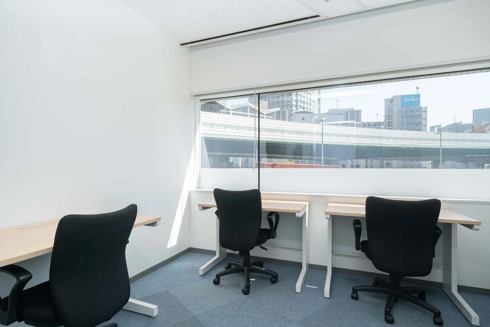 Regus OSAKA, Pacific Marks Nishi-Umeda、個室オフィス（3席）、大阪