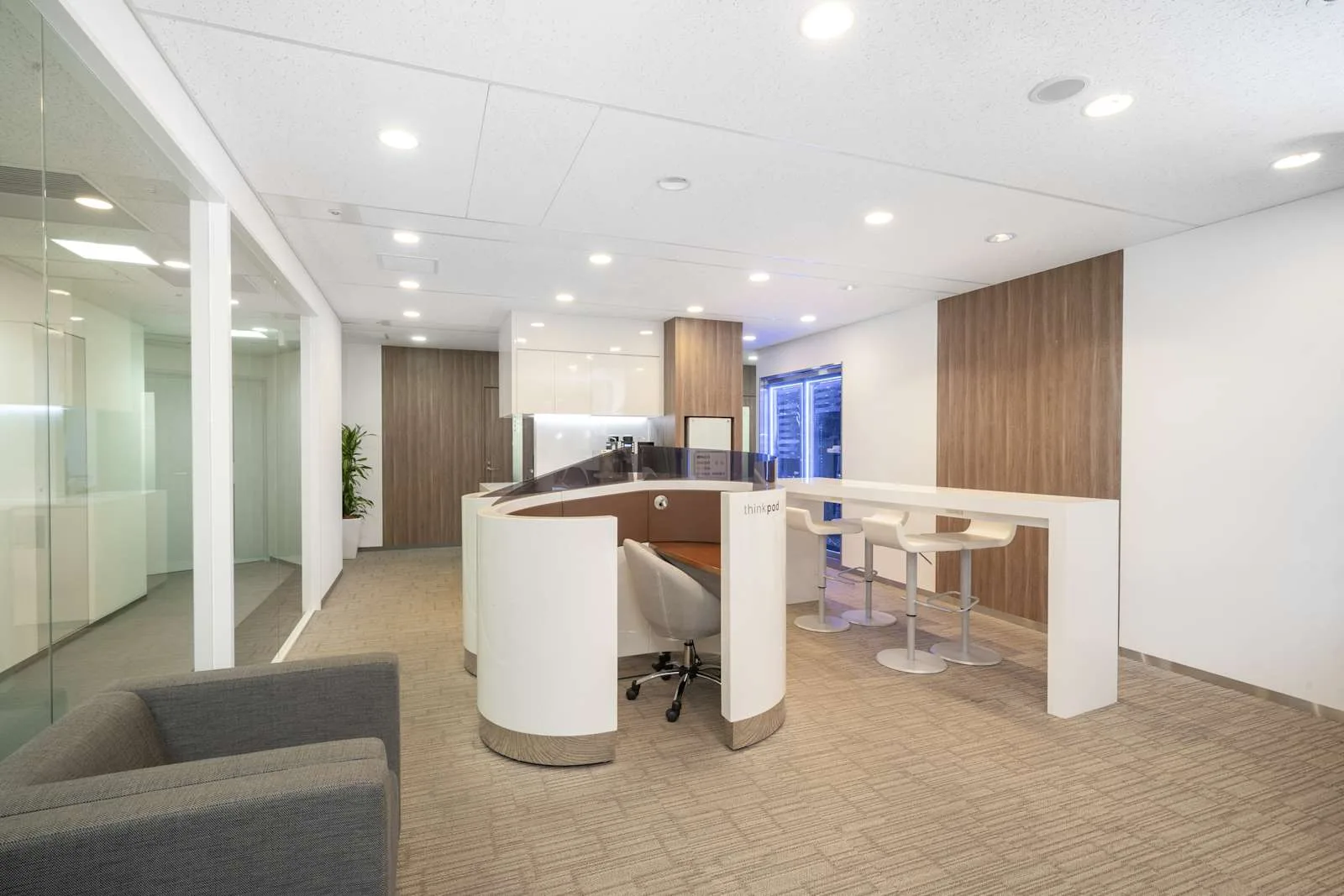 Regus OSAKA, Pacific Marks Nishi-Umeda、コワーキングスペース、大阪