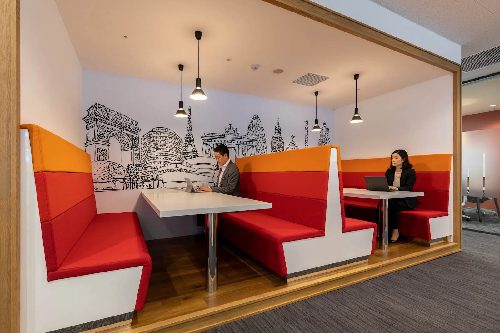 Regus OSAKA, Umeda Square、コワーキングスペース、大阪