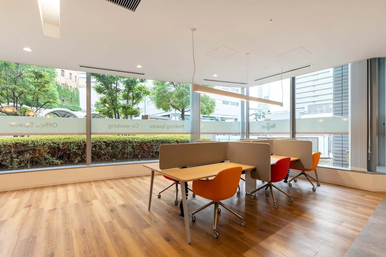 Regus OSAKA, Umeda Square、コワーキングスペース、大阪