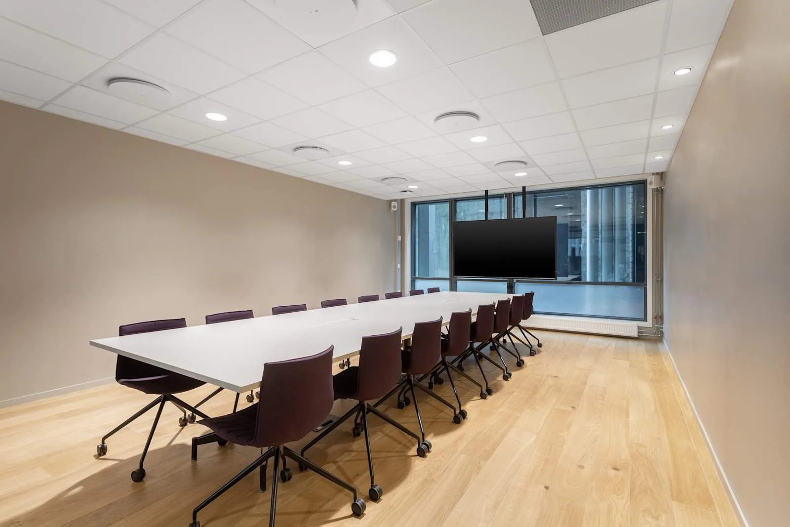 Regus Oslo, Nydalen Conference Centre, Møterom for 16 personer, Oslo