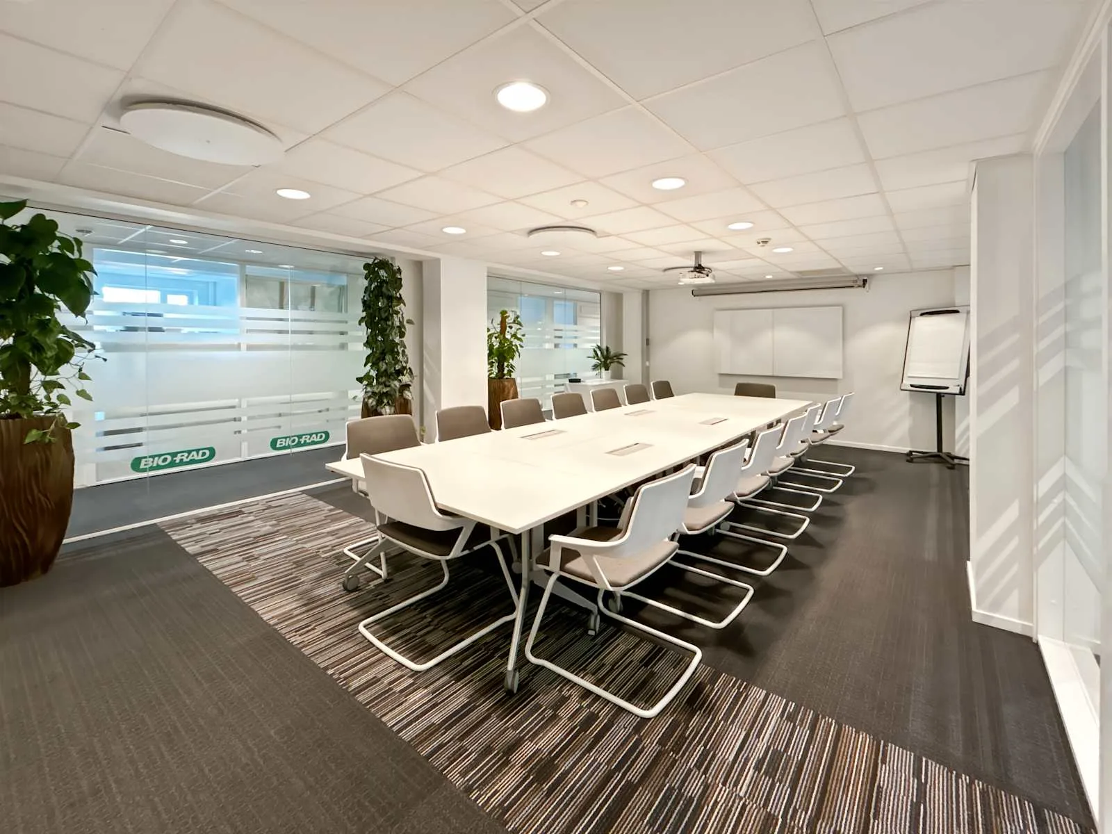 Regus Oslo, Nydalen, Møterom for 16 personer, Oslo