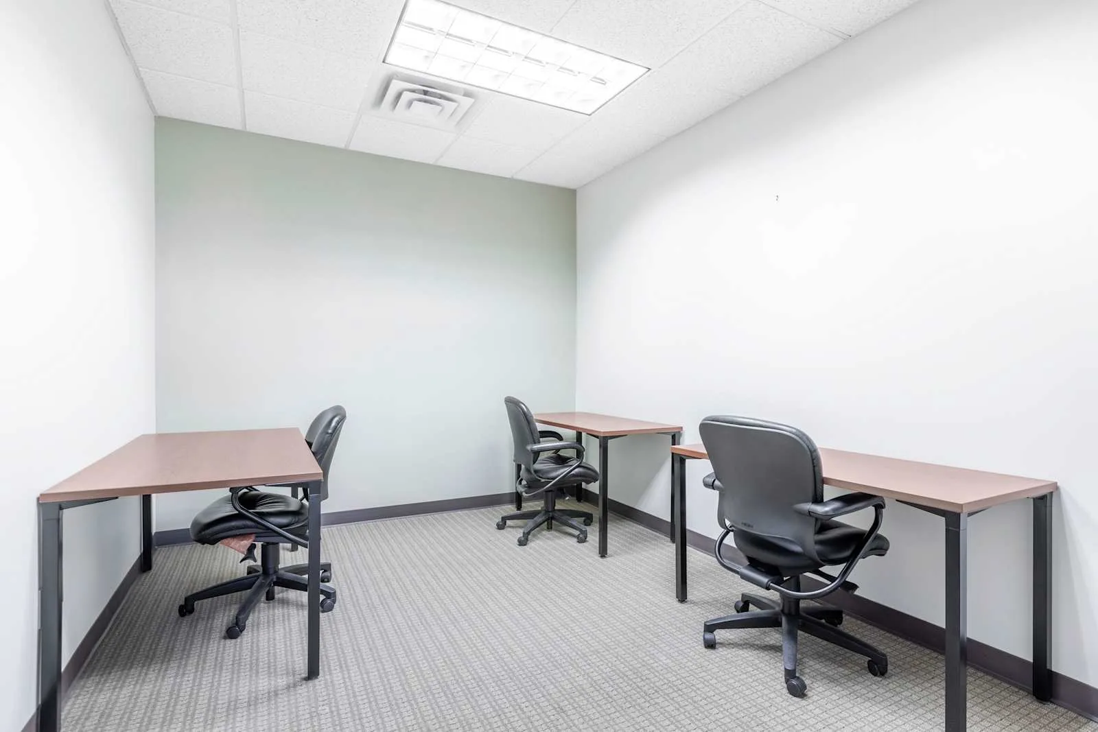 Regus PA, Newtown - Yardley, Private office, 3 desks, Newtown, PA