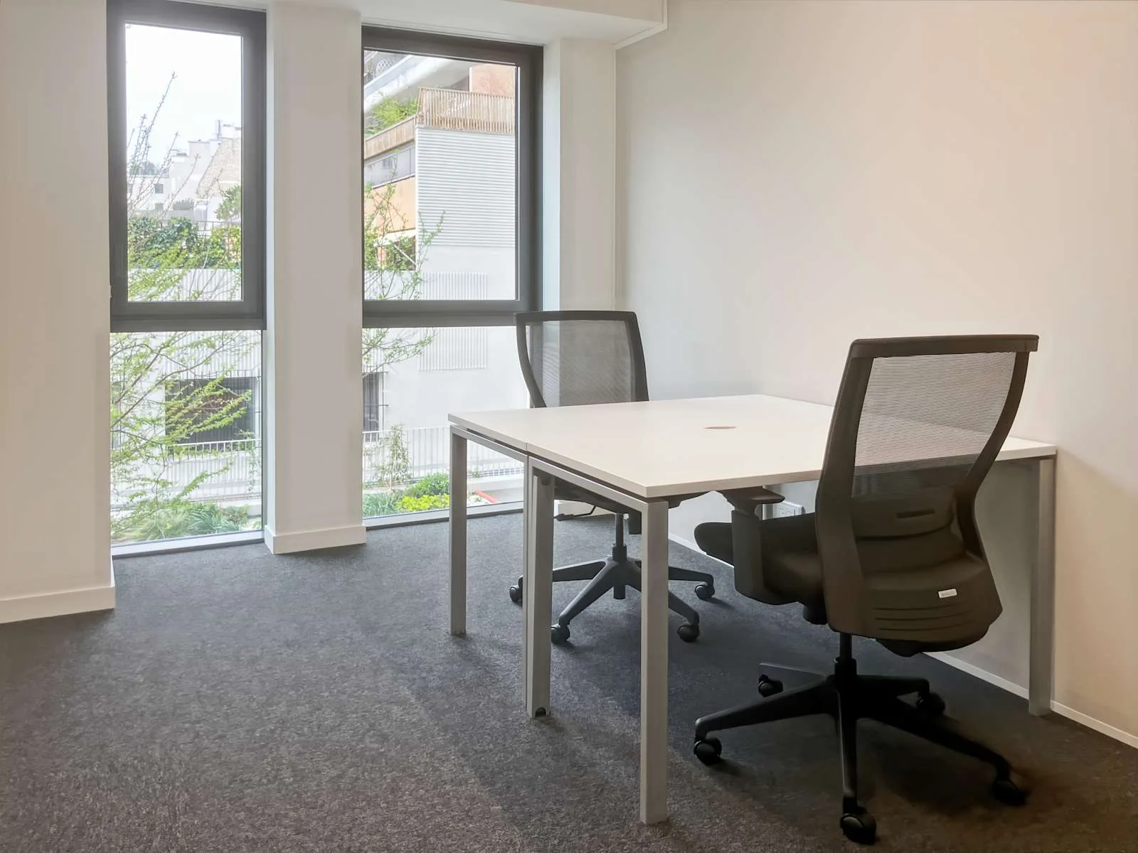 Regus Paris, Carré Monceau, Bureau privatif 2 postes, Paris 17e