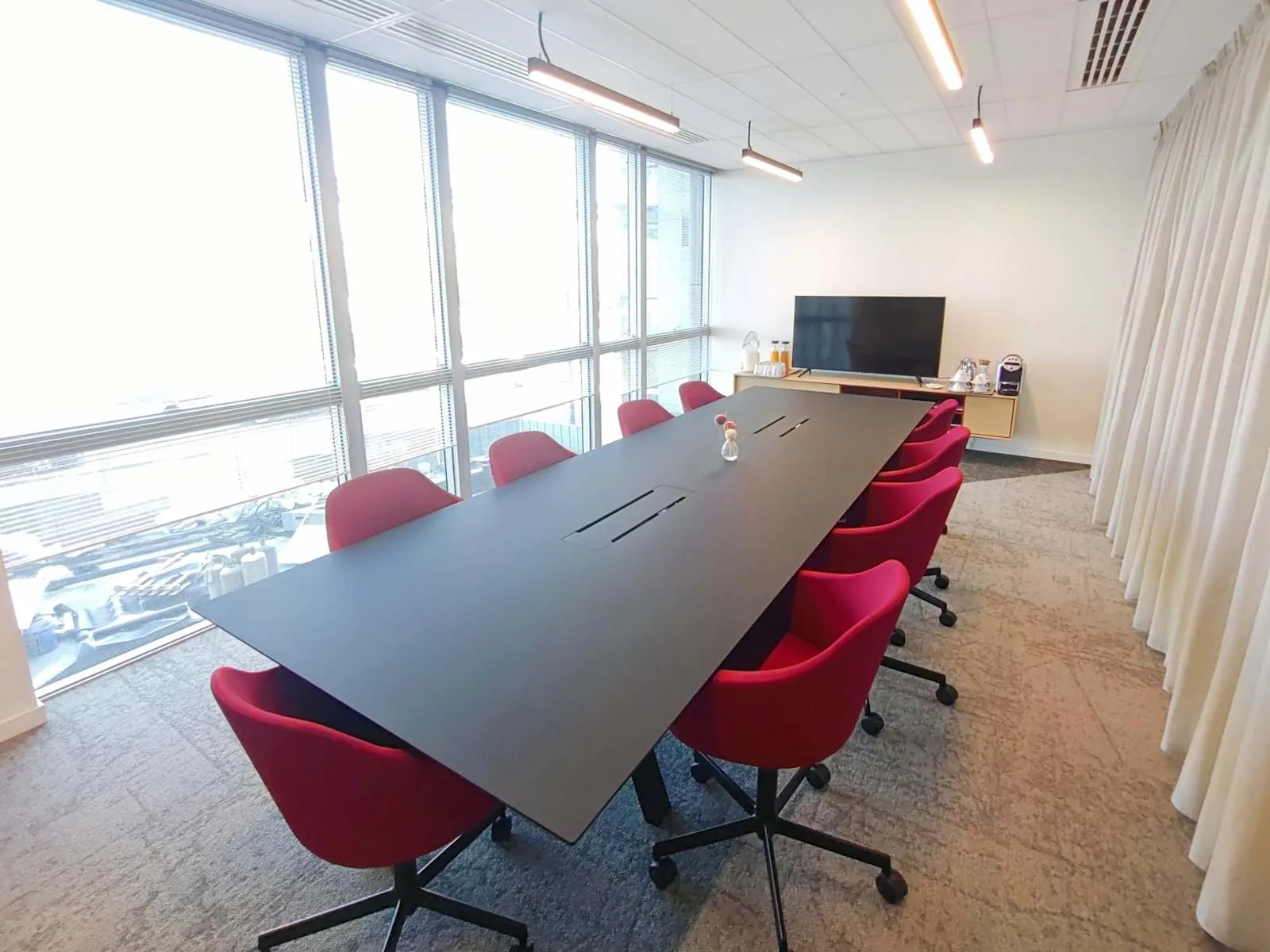 Regus Paris, Porte d'Orléans, Besprechungsraum für 9 Personen, Paris 14e