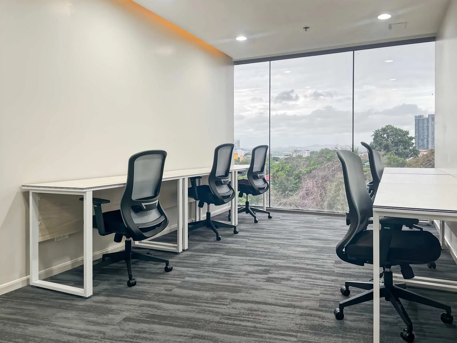 Regus Pattaya, Brighton Grand, Private office, 5 desks, Chonburi, Pattaya