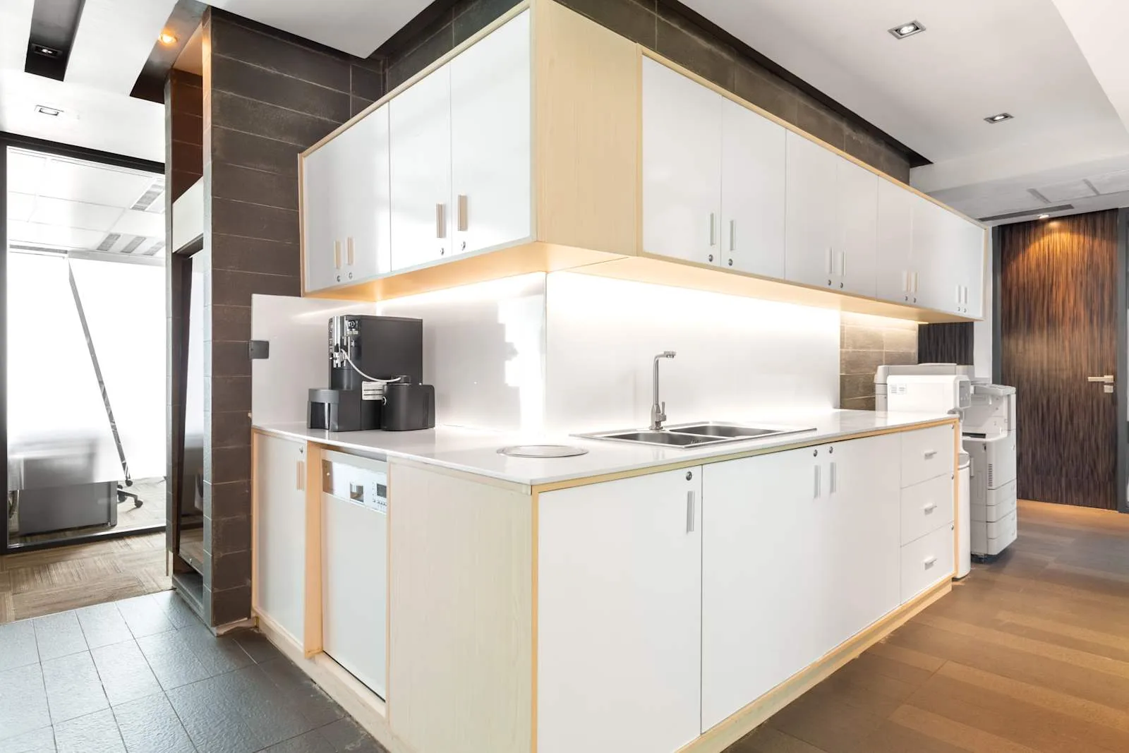 Regus PHNOM PENH, Canadia Bank Tower, Kitchen, Phnom Penh