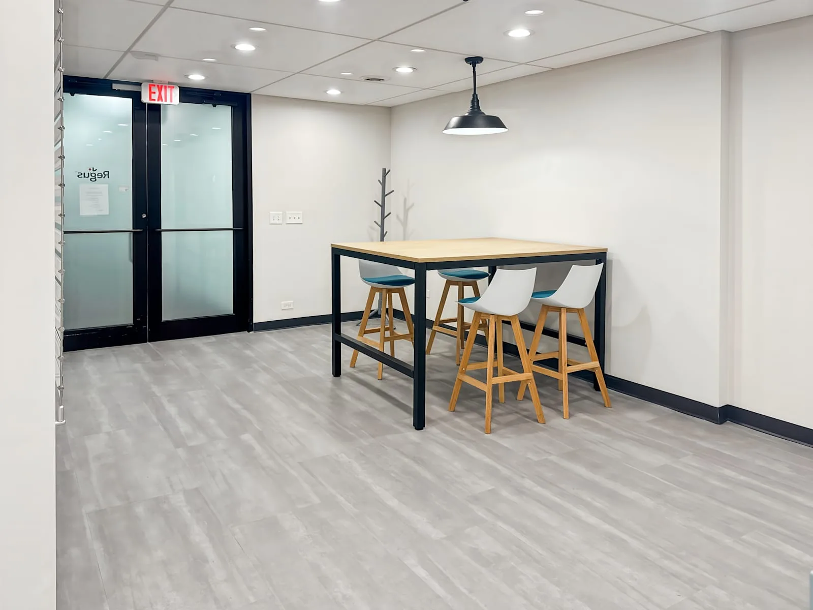 Regus IL, Des Plaines - River Rd, Coworking space, Des Plaines, IL