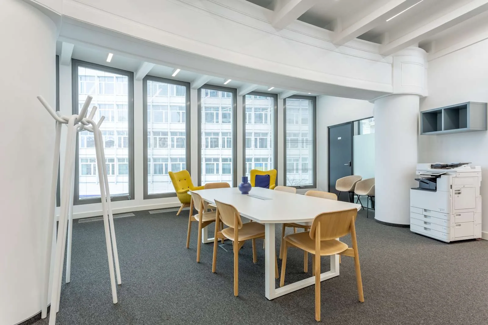 Regus Poznan, Okraglak, Salle de réunion 6 personnes, Poznań
