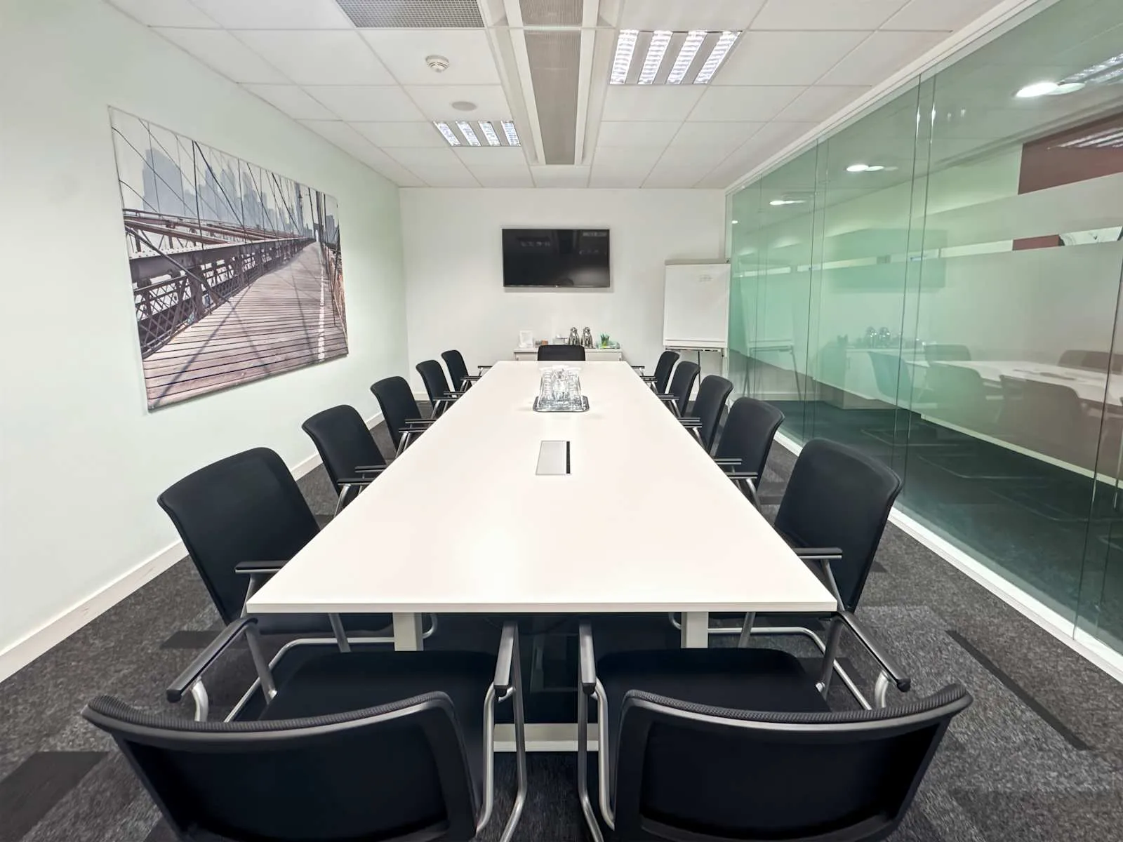 Regus PRAGUE, River Garden, Meeting room for 14 people, Prague