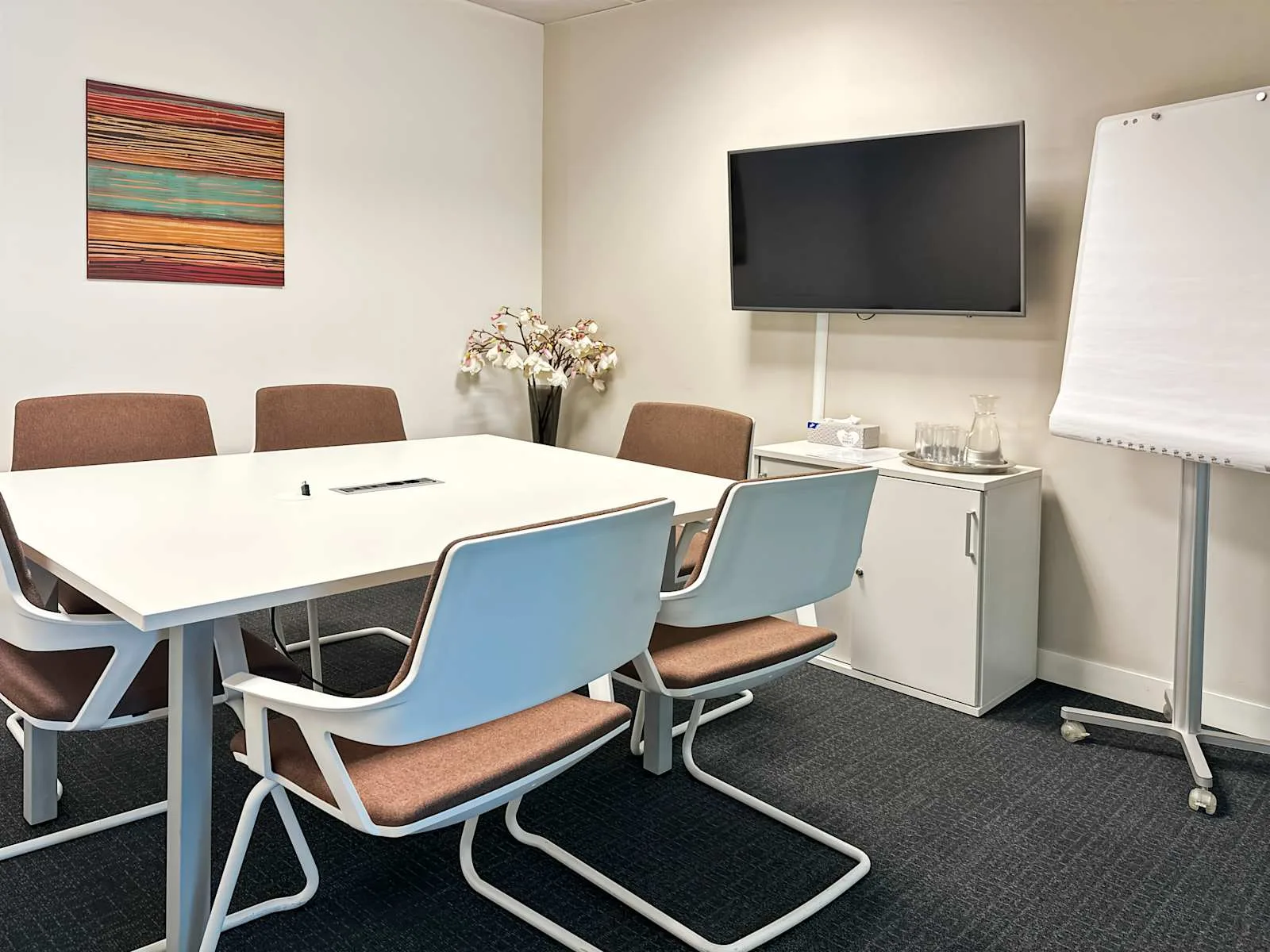 Regus Prague, Zlaty Andel, Meeting room for 5 people, Prague