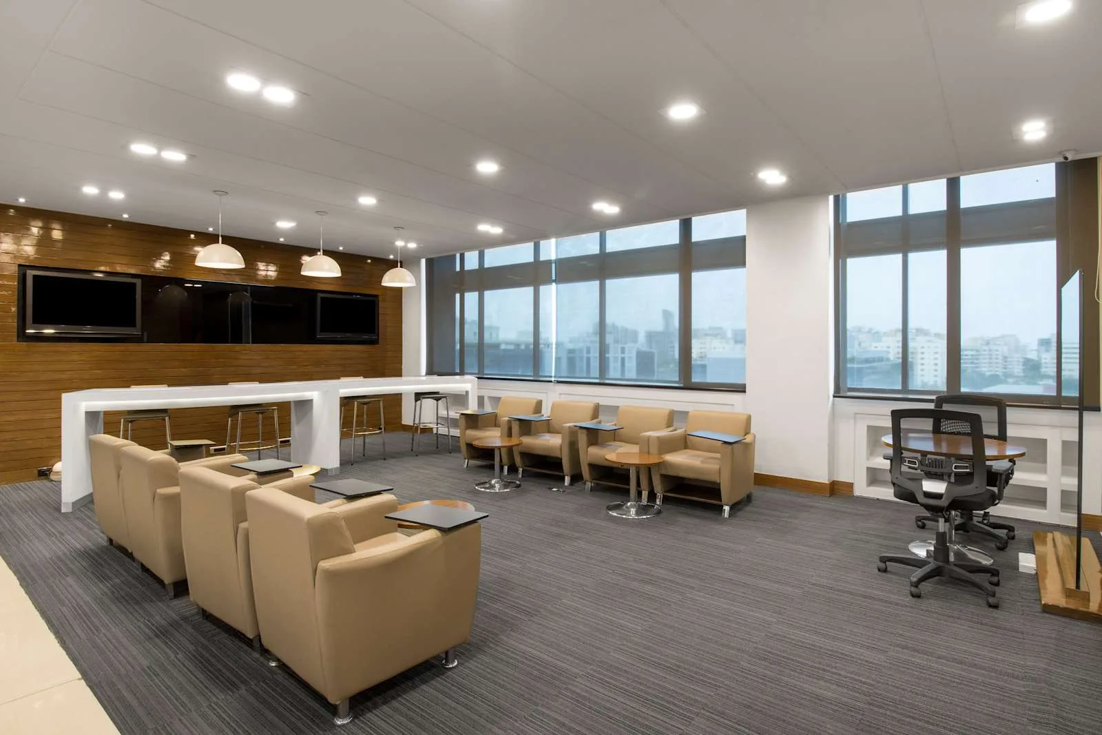 Regus PUNE, Magarpatta City, Lounge, Pune