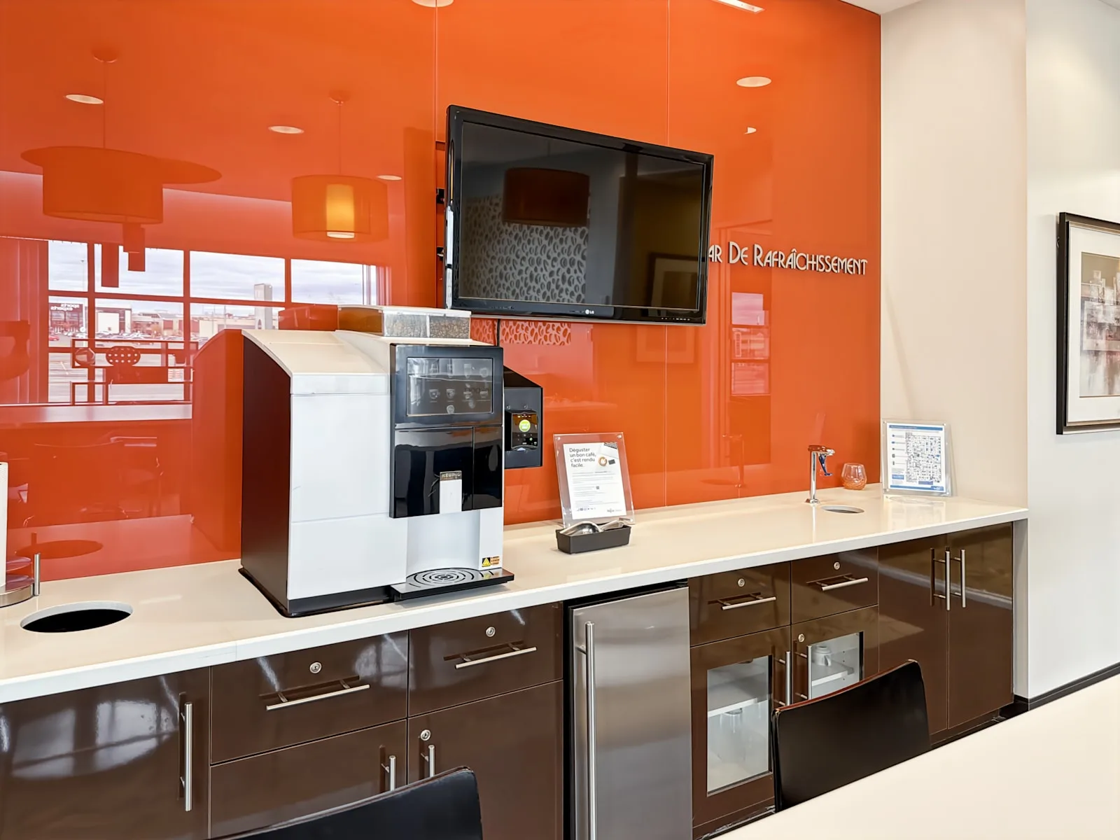 Regus QC, Laval – Carrefour, Kitchen, Laval, QC