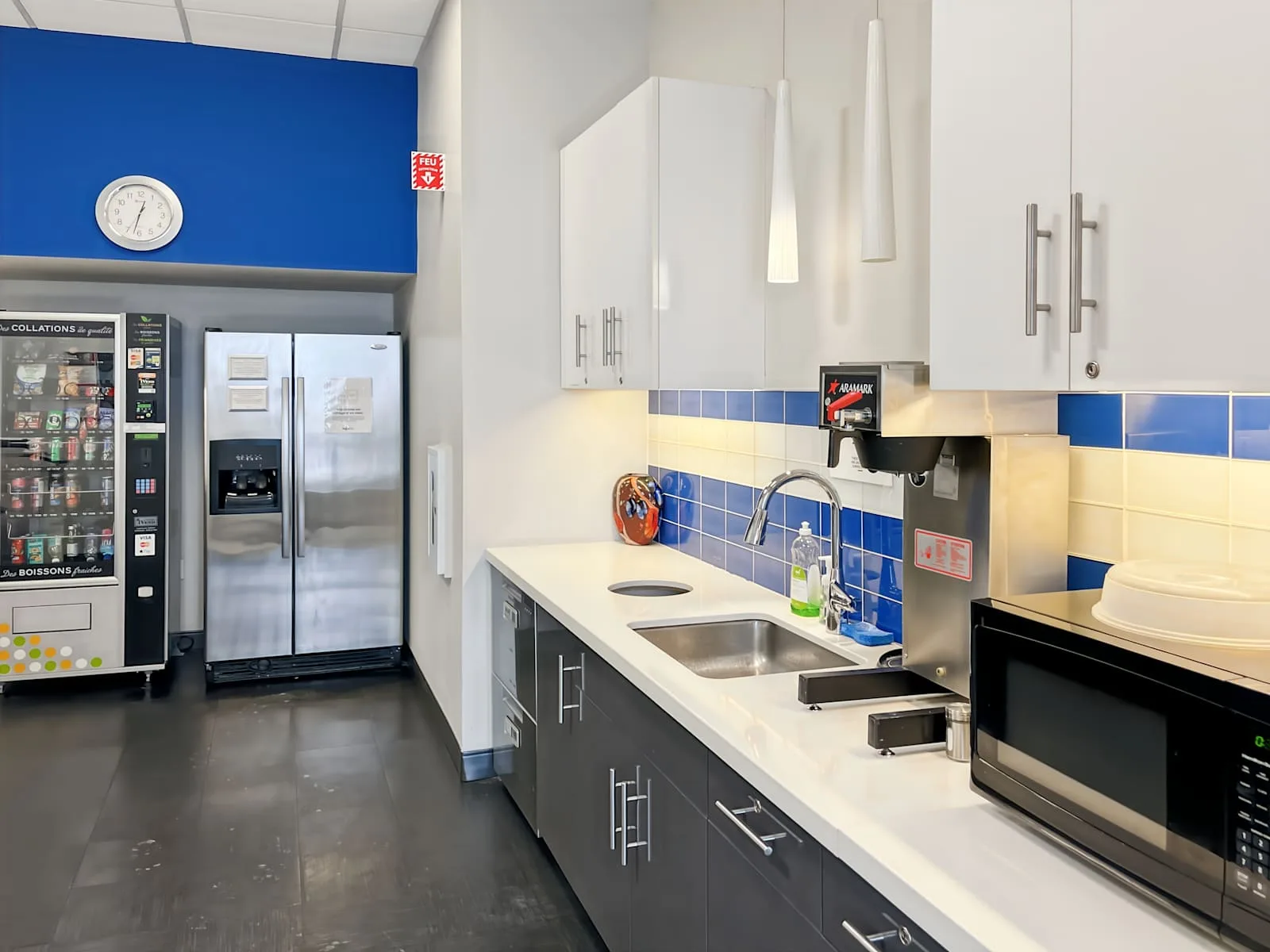 Regus QC, Montreal, Pointe Claire – Montreal Airport, Cuisine, Pointe-Claire, QC