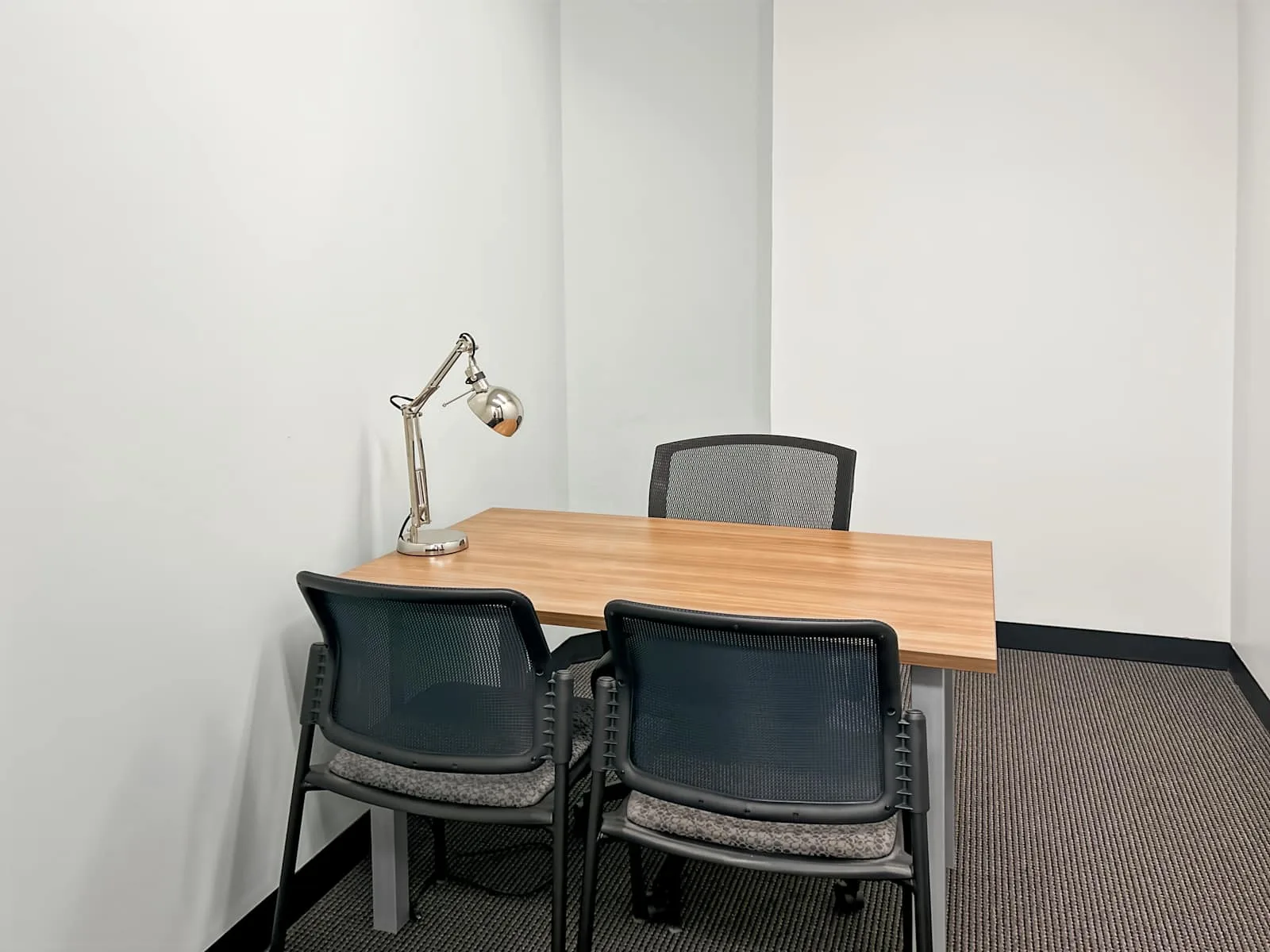 Regus QC, Saint Laurent - Ville St-Laurent, Private office, 1 desk, Saint Laurent, QC