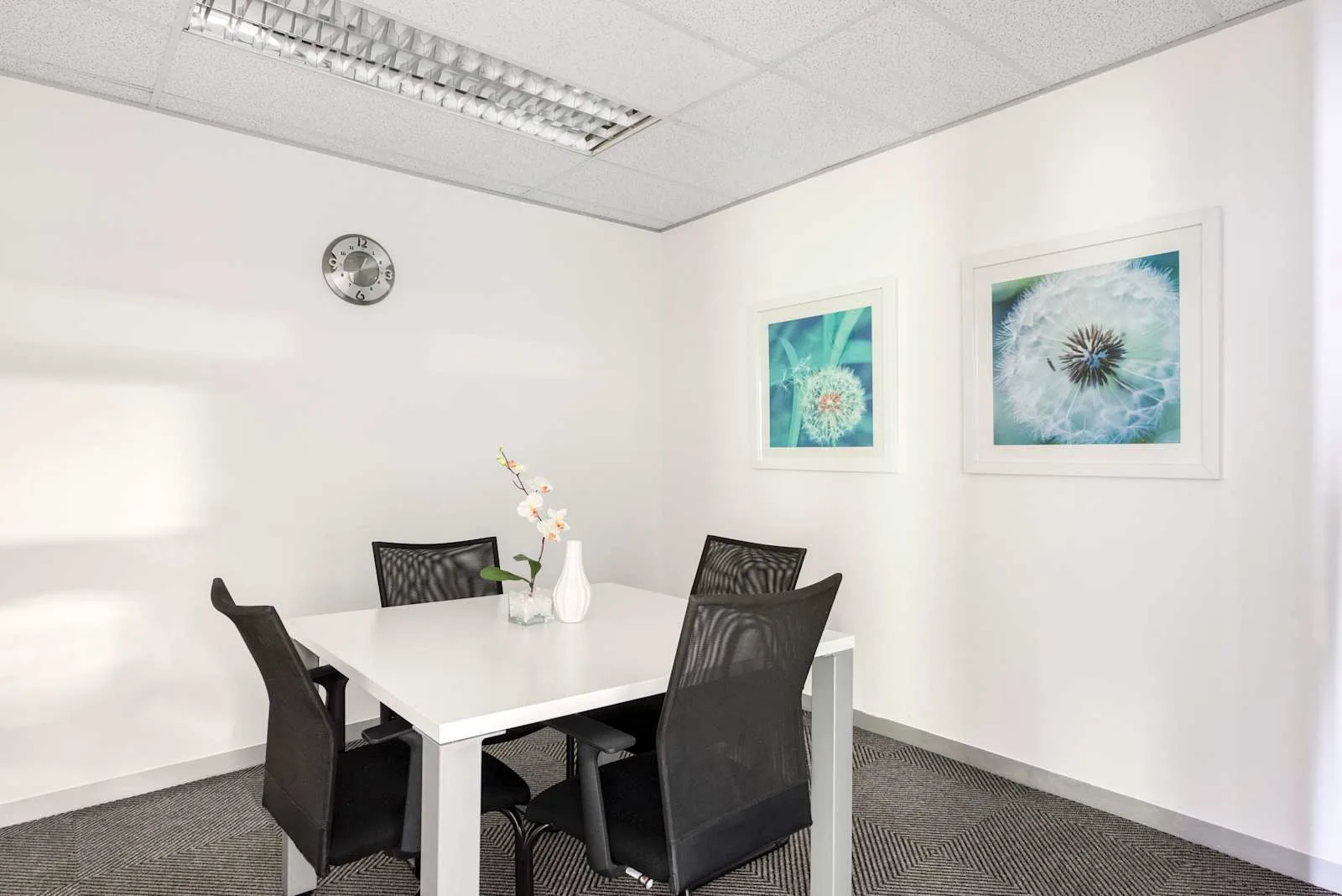 Regus RANDBURG, Surrey Avenue, Meeting room for 4 people, Randburg