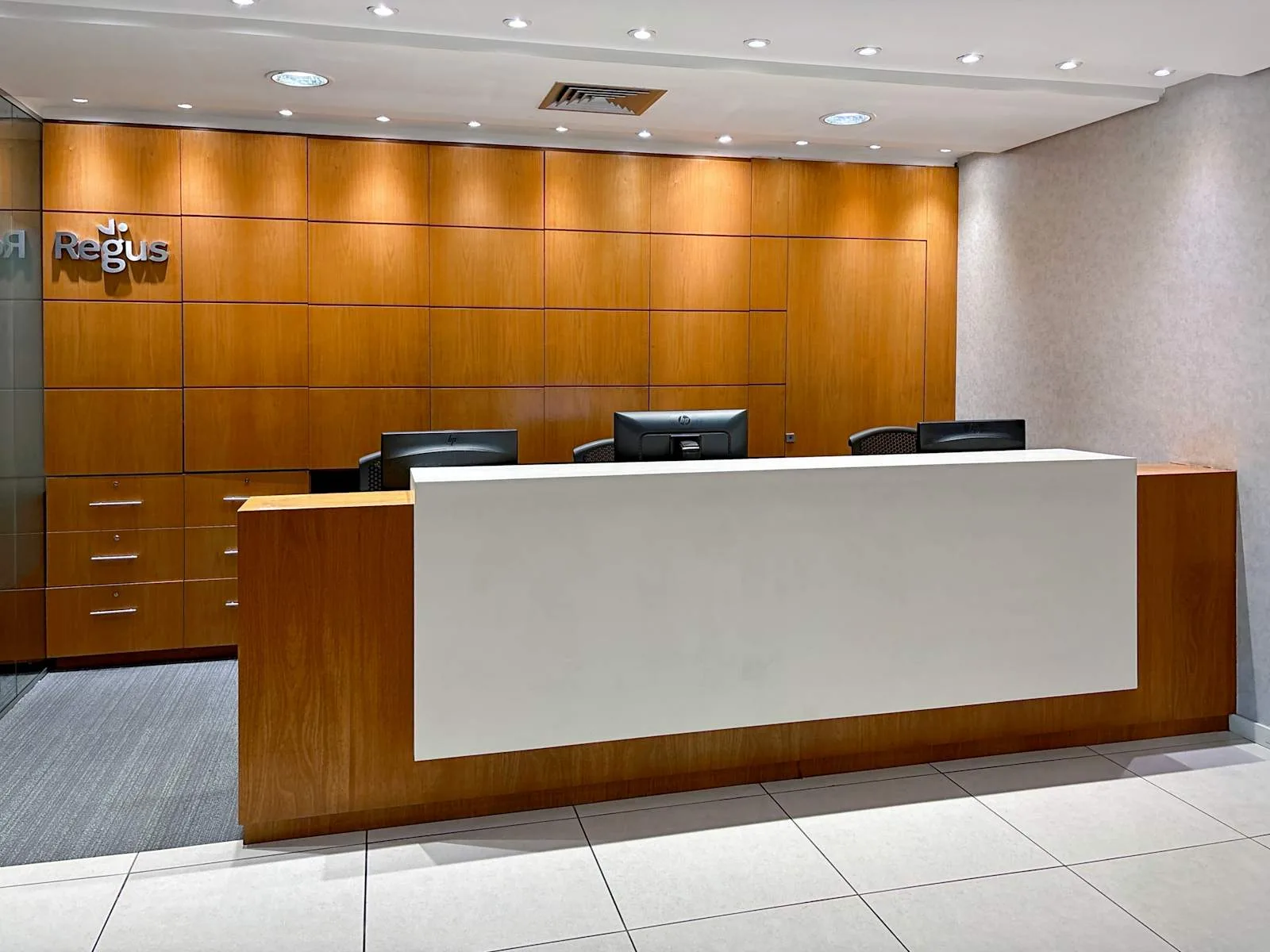 Regus RIO DE JANEIRO, O2 Corporate Barra, Receção, Rio de Janeiro