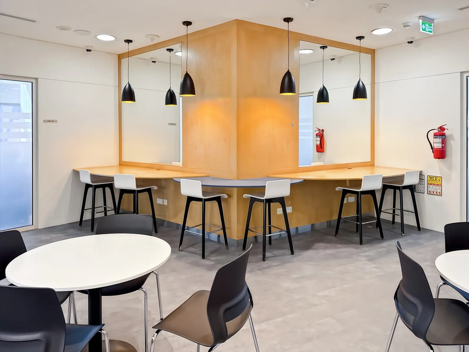 Regus Riyadh, Kingdom Tower, Cafeteria, Riyadh