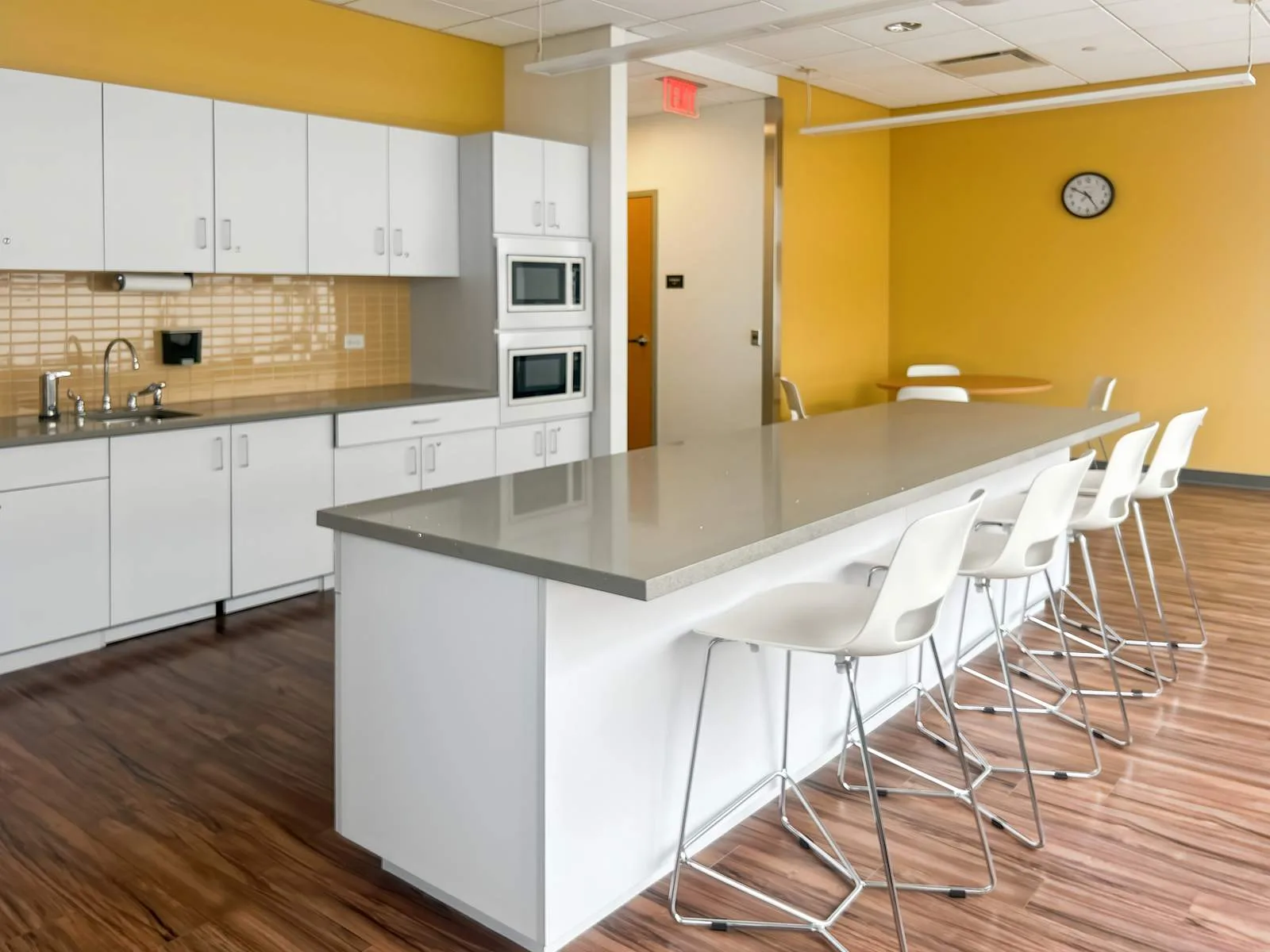 Regus IL, Rosemont - O'Hare - Higgins Rd, Kitchen, Rosemont, IL