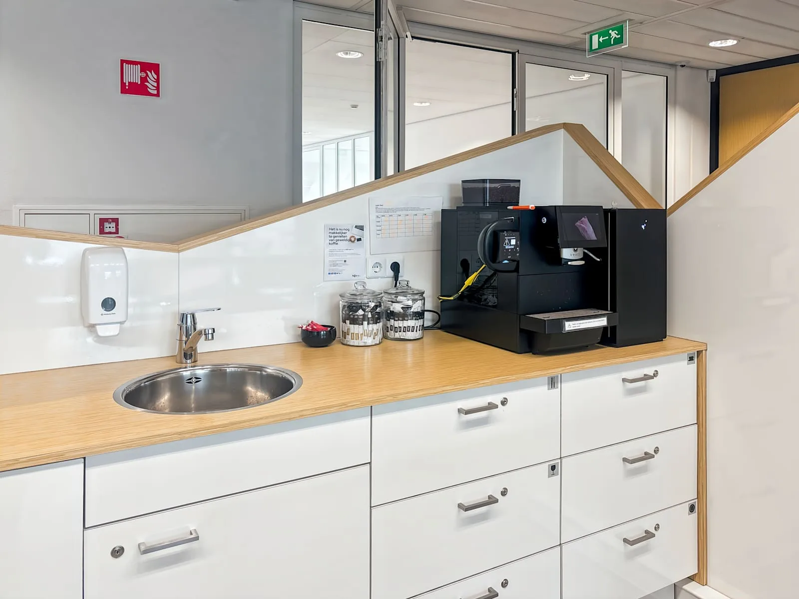 Regus ROTTERDAM, Airport, Cuisine, Rotterdam