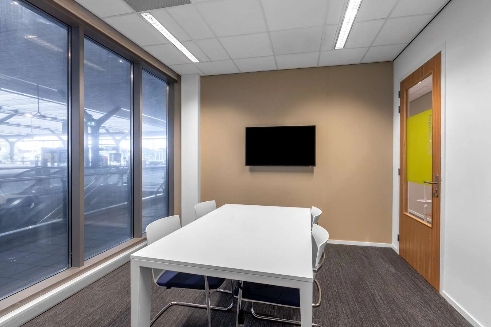 Regus ROTTERDAM, Central NS International - Regus Express, Meeting room for 4 people, Rotterdam