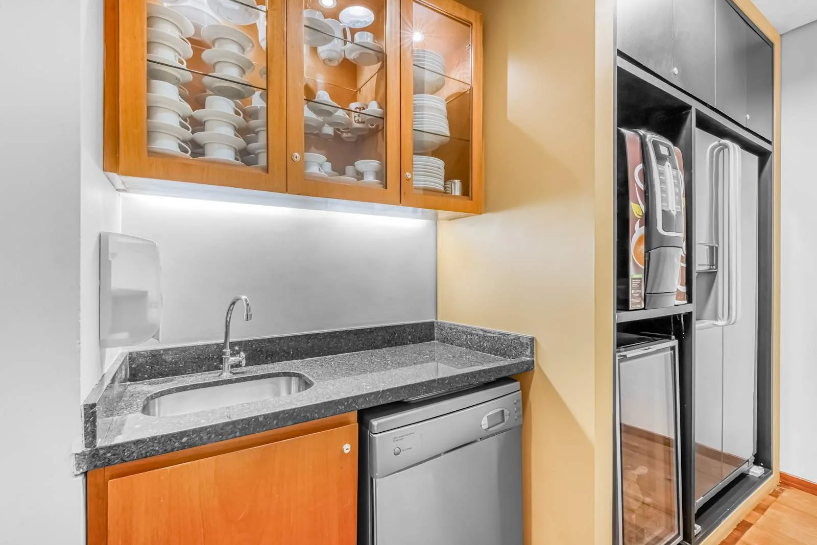 Regus SAO PAULO, Faria Lima - Av Cidade Jardim - Ed Seculum, Kitchen, São Paulo