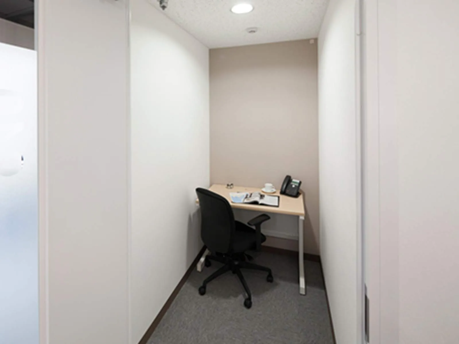 Regus SAPPORO, Odori, Phone booth, Sapporo