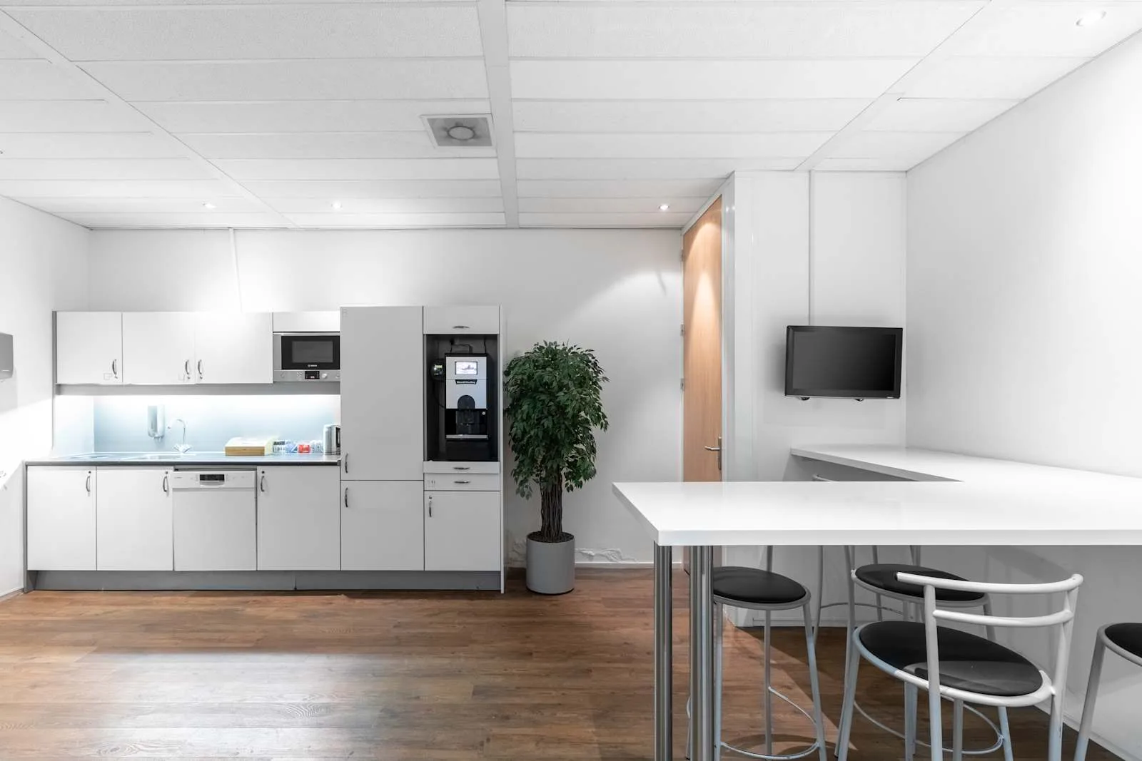 Regus SCHIPHOL AIRPORT, Tetra, Kitchen, Hoofddorp