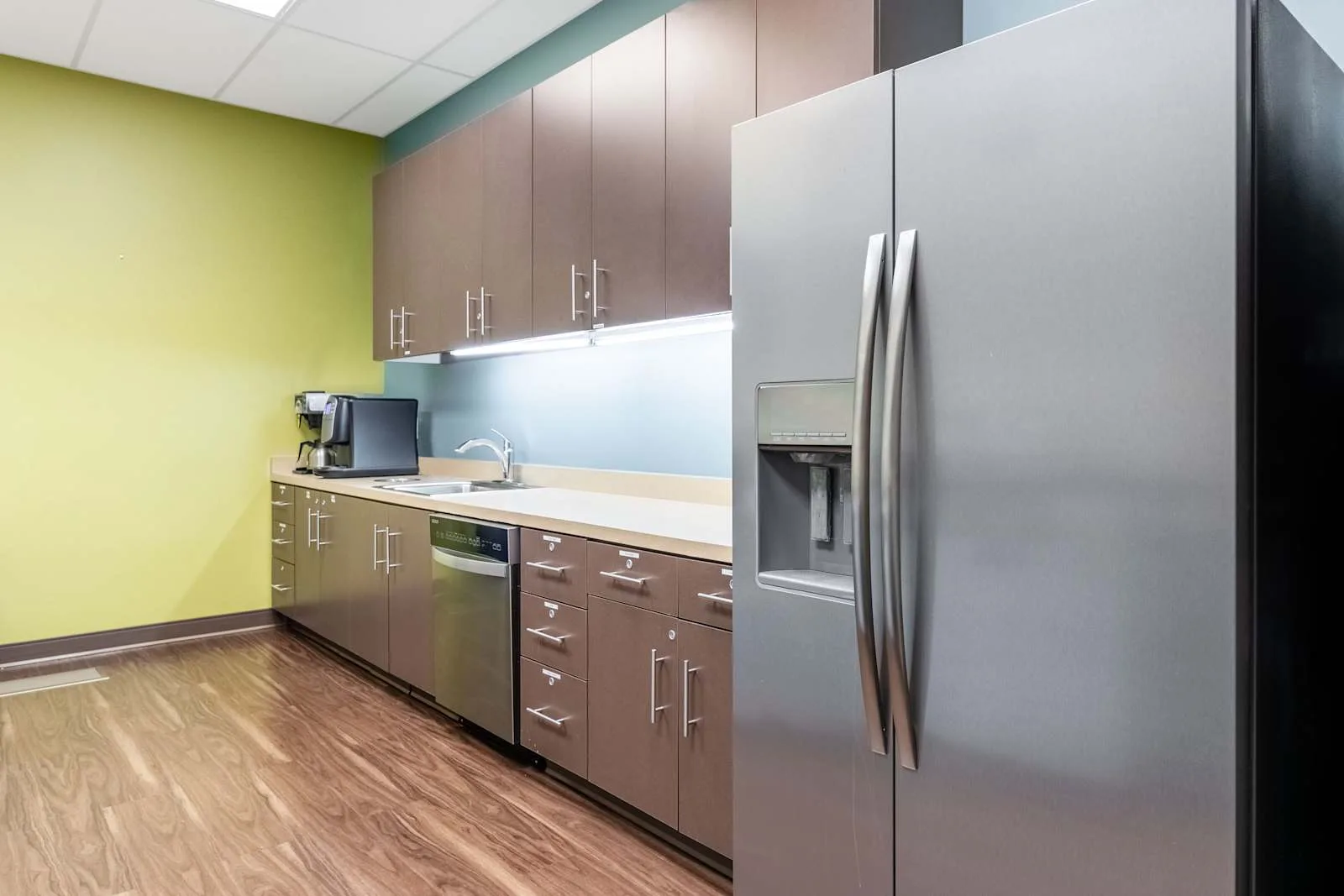Regus SD, Sioux Falls - CNA Building, Kitchen, Sioux Falls, SD