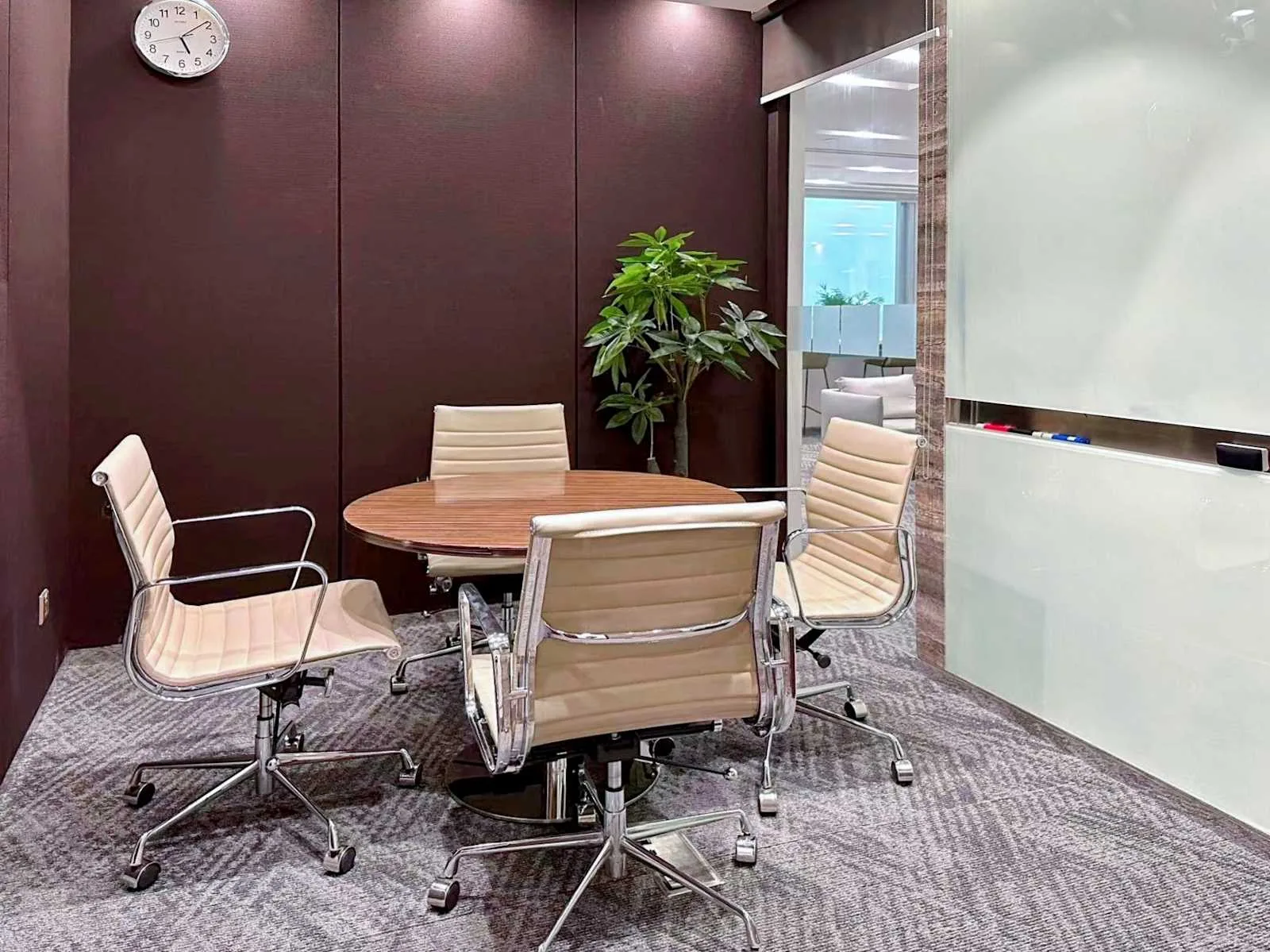 Regus SHENZHEN, Diwang Plaza、4人会议室、深圳市