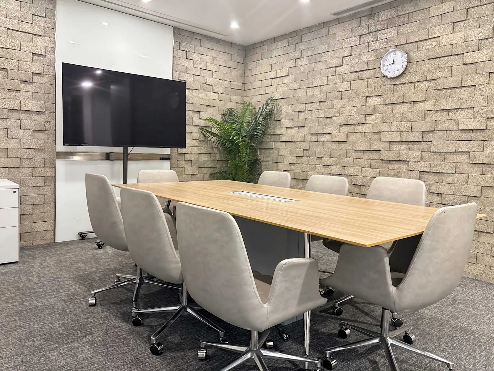 Regus SHENZHEN, Futian NEO, Meeting room for 8 people, Shenzhen