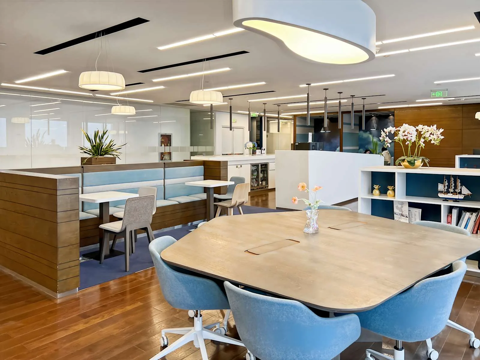 Regus SHENZHEN, Ping An International Finance Centre、自助餐厅、深圳市