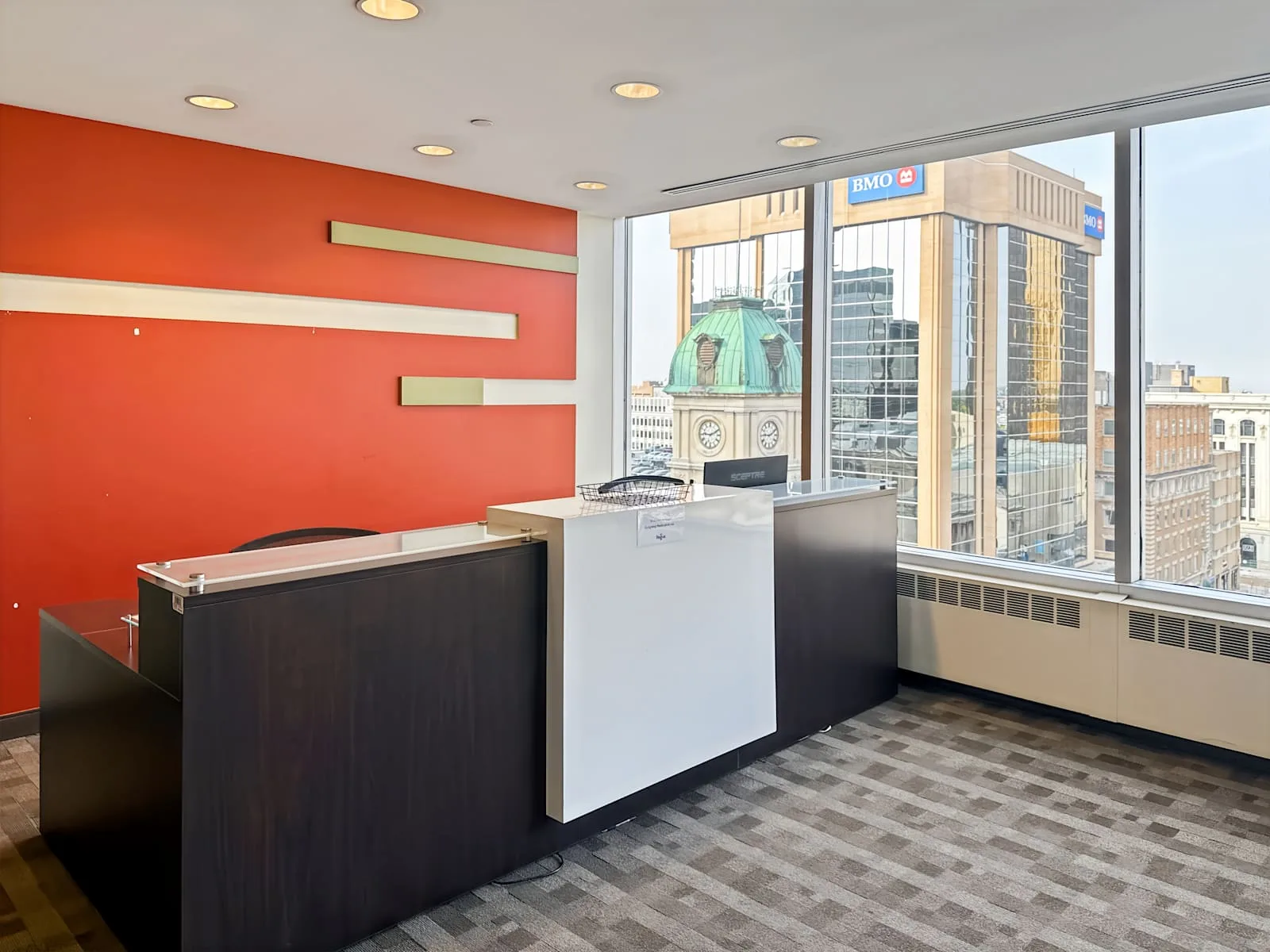 Regus SK, Regina - City Centre - Royal Bank Building, Réception, Regina, SK
