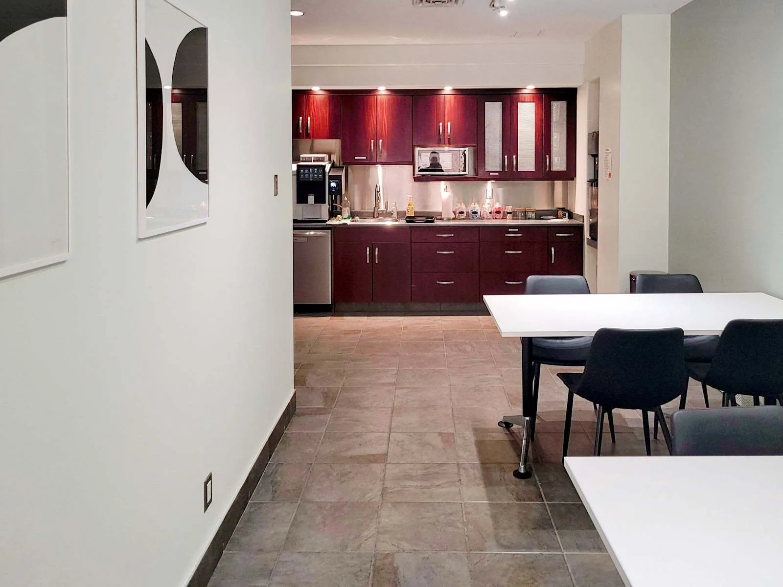 Regus SK, Saskatoon - Scotiabank Building, Kitchen, Saskatoon, SK