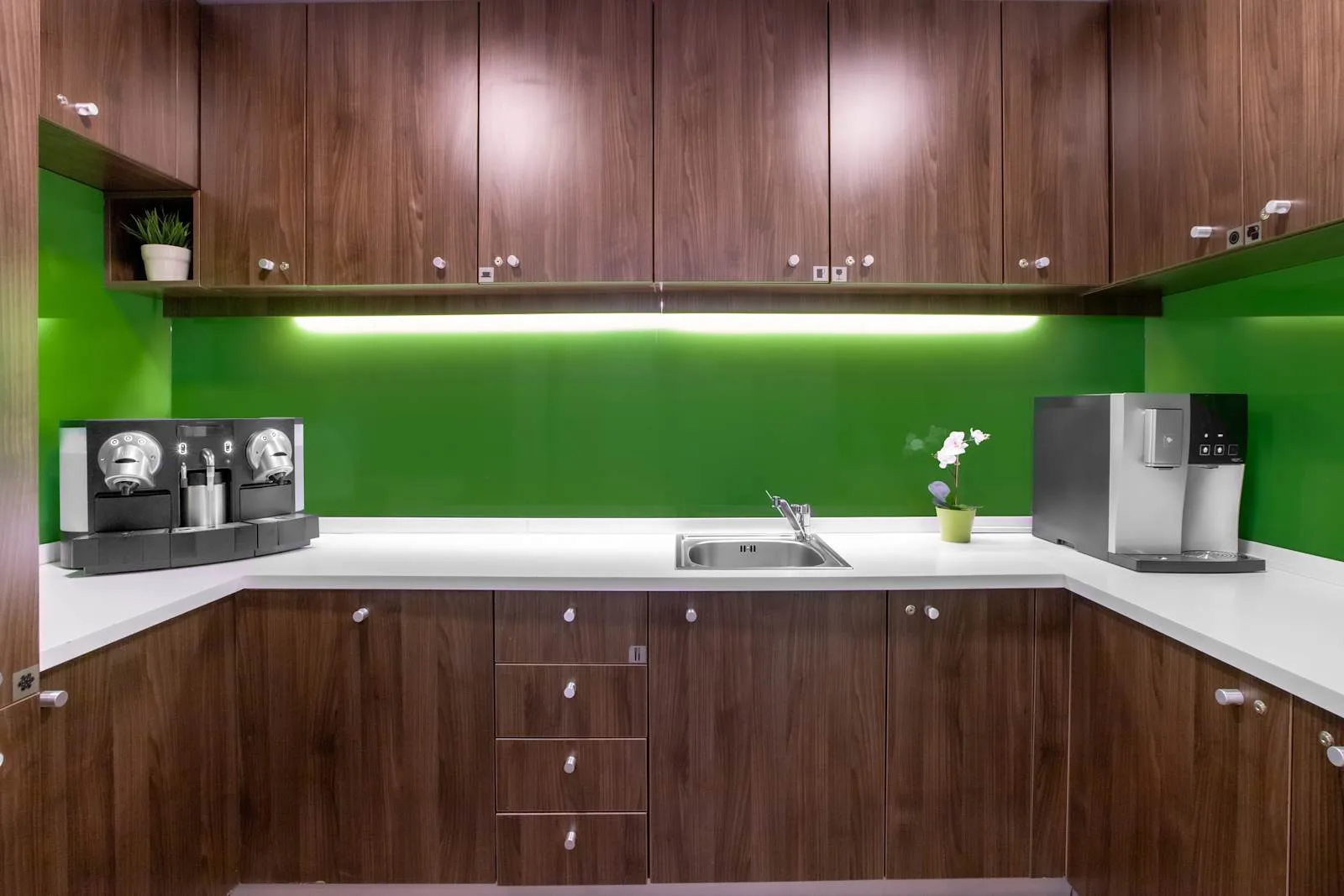 Regus SOFIA, Parliament (EUR), Kitchen, Sofia