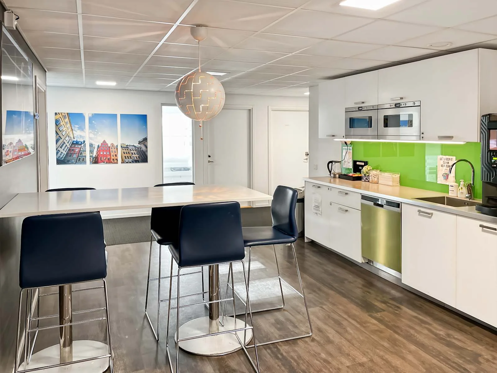 Regus Stockholm, Kista One, Kök, Våning