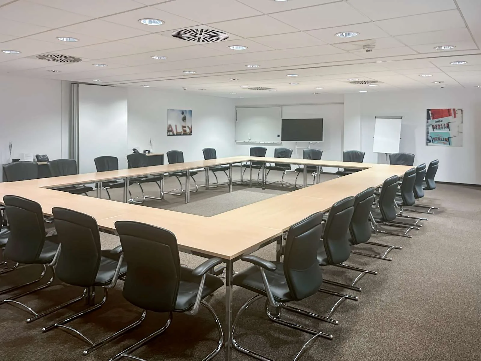 Regus STUTTGART, Königstraße, Besprechungsraum für 22 Personen, Stuttgart