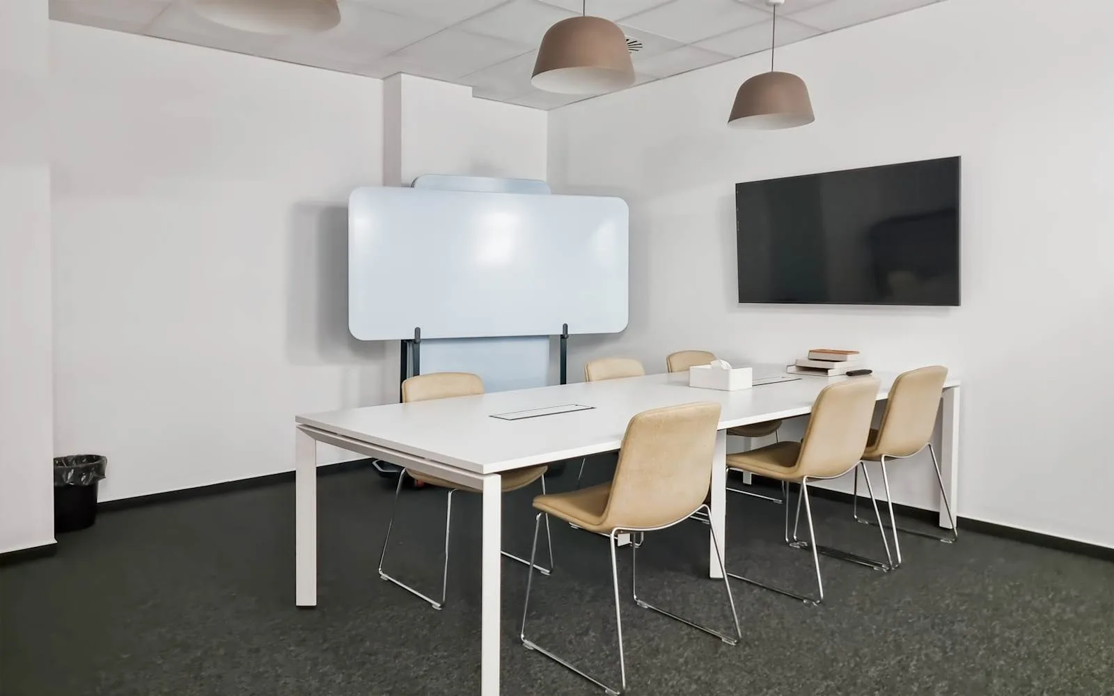 Regus Szeged, Cedrus Offices, Meeting room for 6 people, Szeged