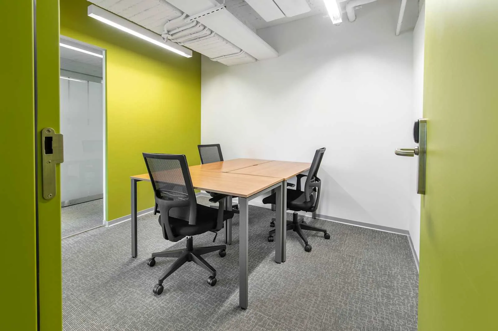 Regus TAICHUNG, Greenway Centre、4个工位的独立办公室、台中