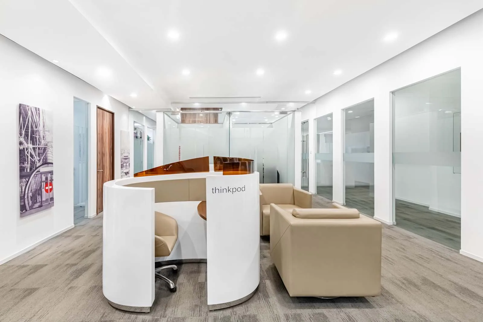 Regus TAIYUAN, World Trade Centre、电话亭、Taiyuan