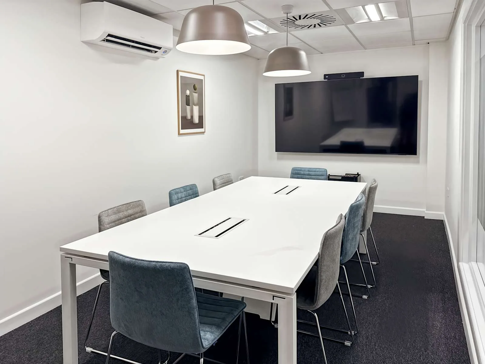 Regus Taunton, Courtenay House, Meeting room for 8 people, Taunton
