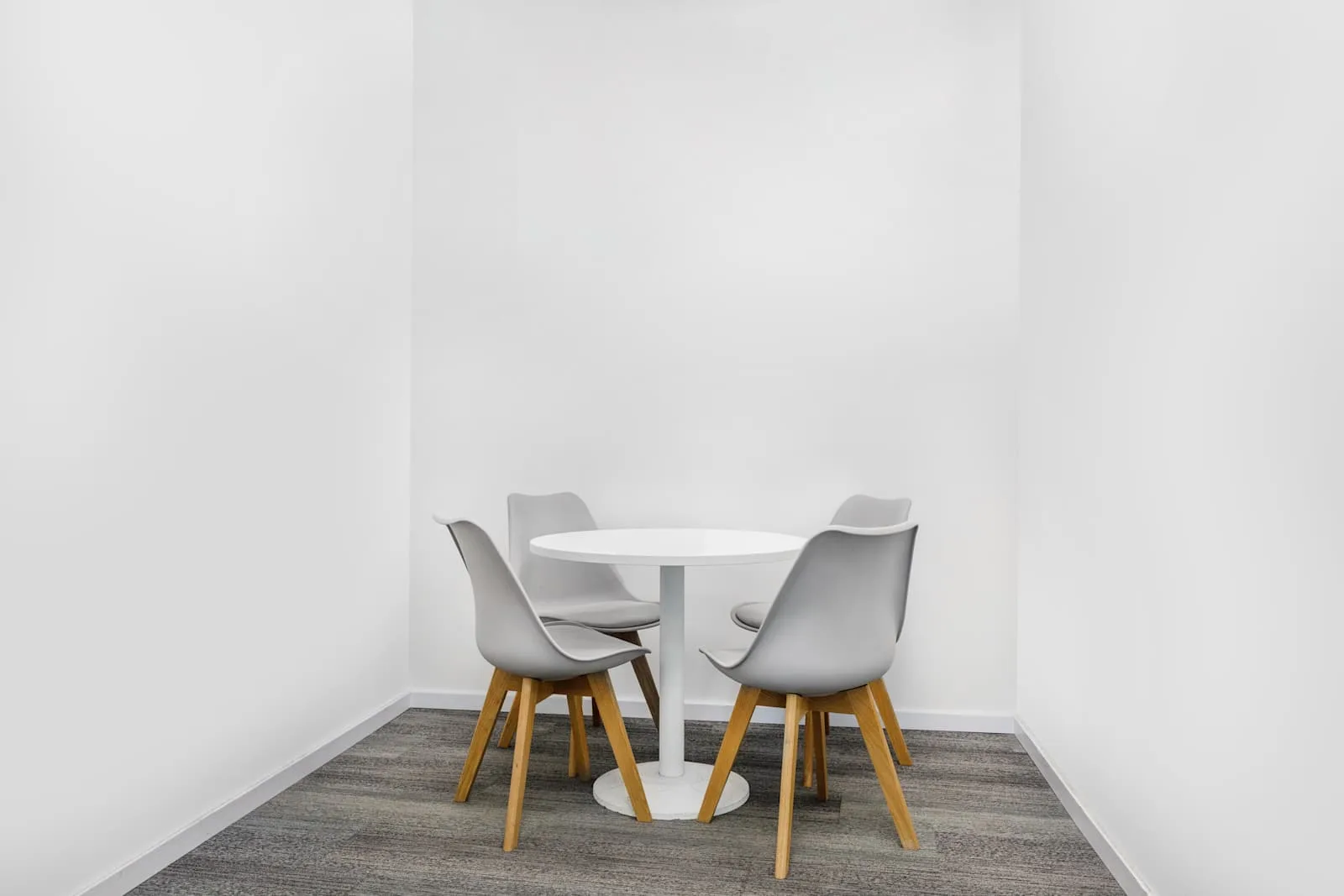 Regus TEL AVIV,  Sarona, חדר ישיבות ל-4 אנשים, תל אביב