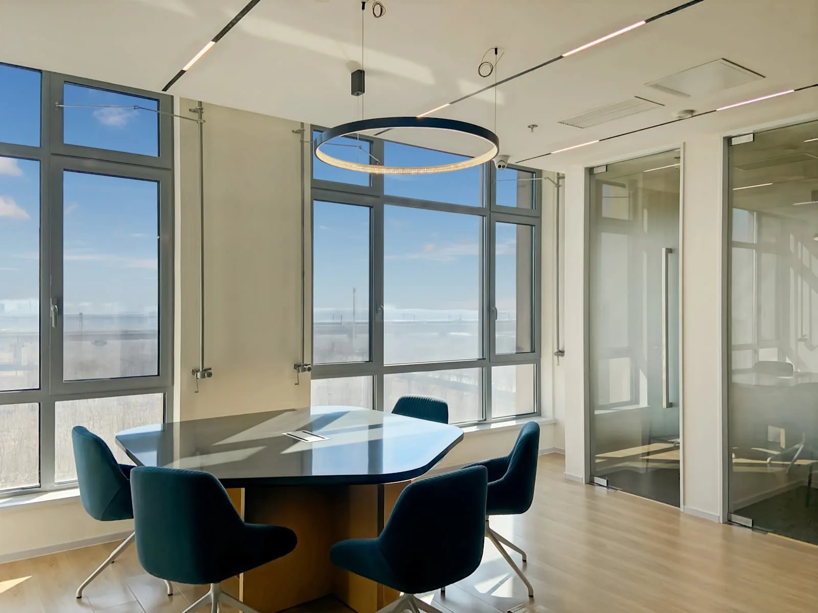 Regus Tianjin, Fengya Building, Meeting room for 5 people, Tianjin