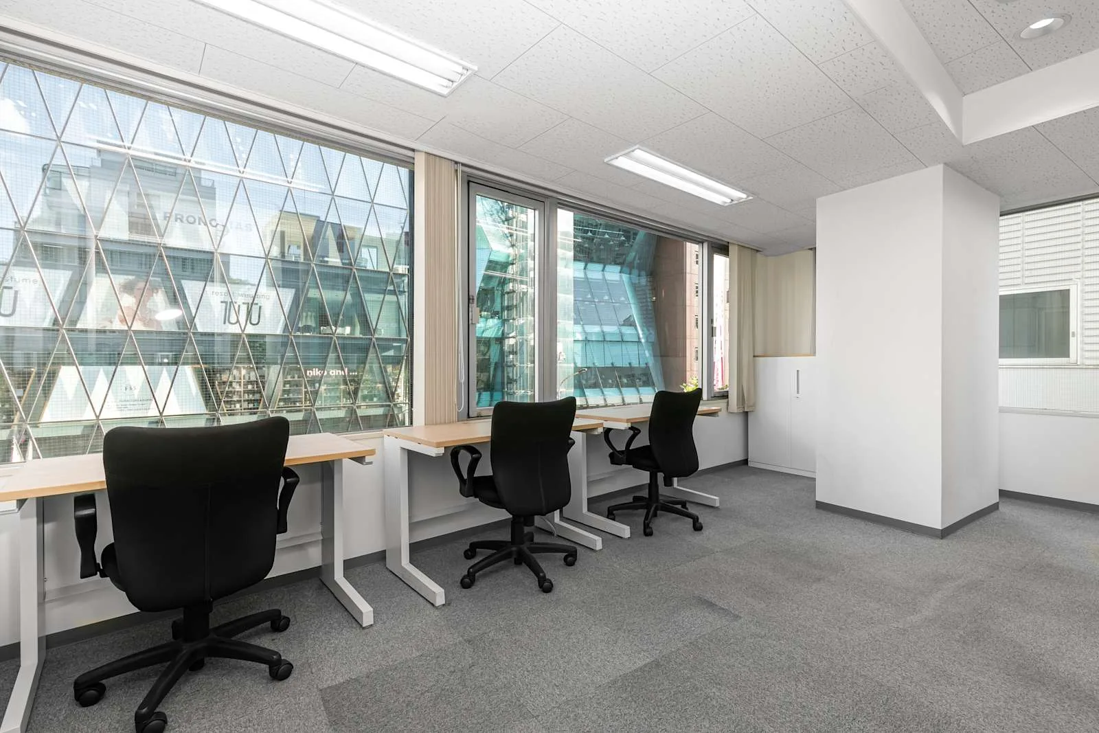 Regus TOKYO, Harajuku、個室オフィス（3席）、東京