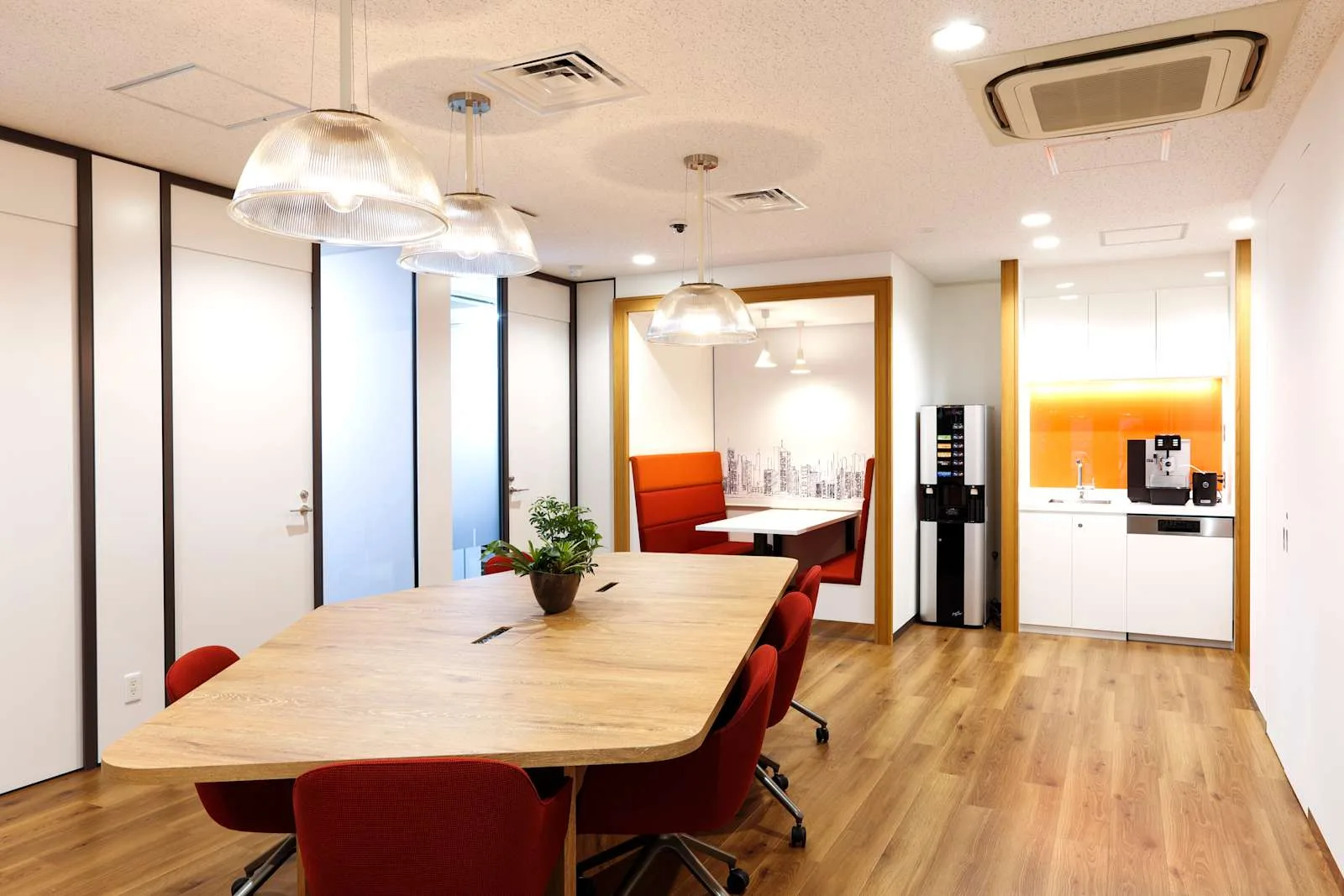 Regus TOKYO, Machida Ekimae, Meeting room for 6 people, Kanagawa