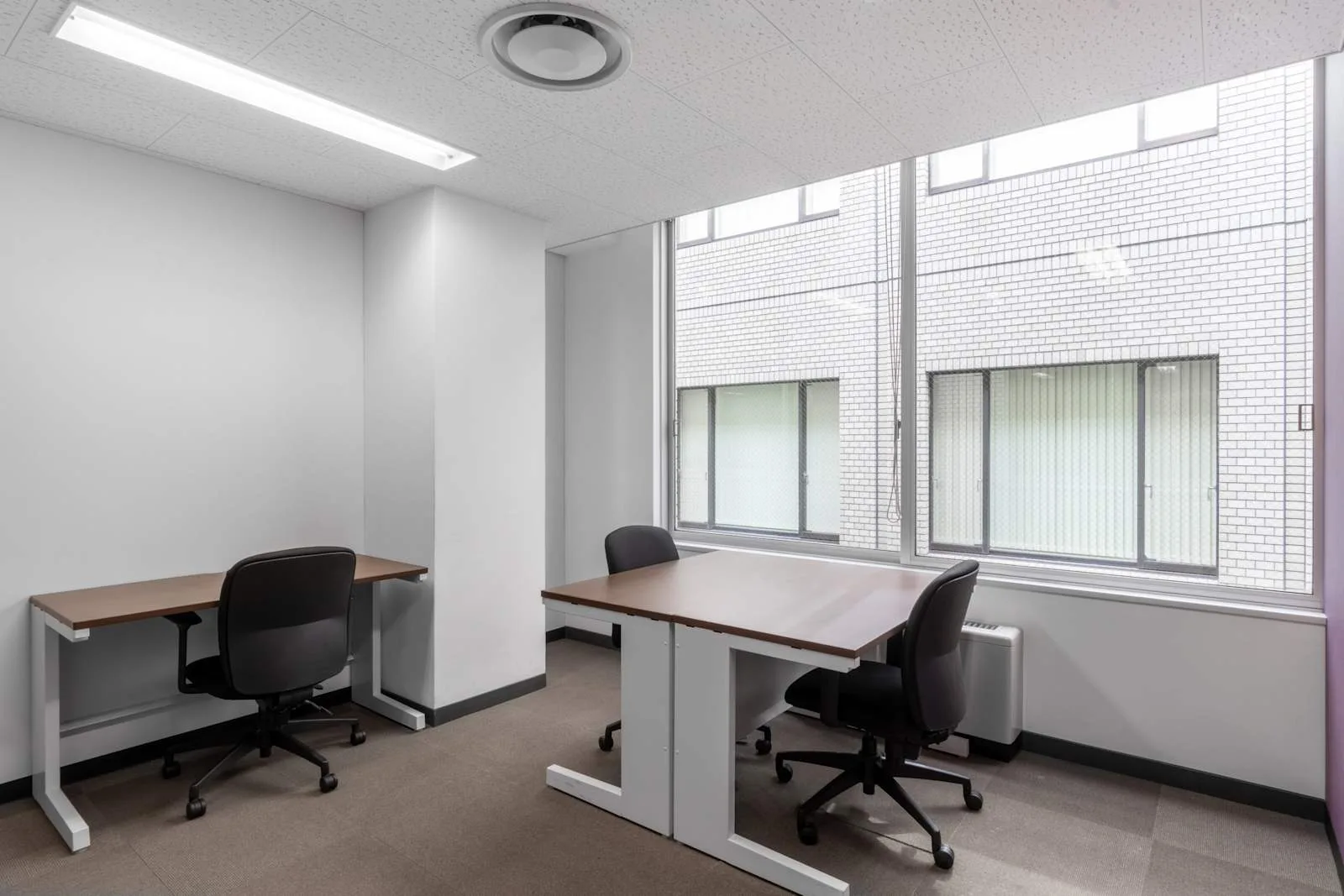 Regus TOKYO, Marunouchi Shin Kokusai Building, Private office, 3 desks, Tokyo