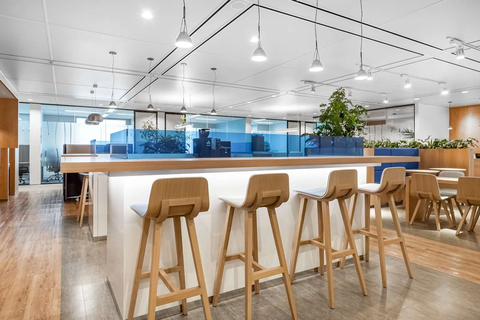 Regus TOKYO, Shinagawa Grand Central Tower, Cafeteria, Tokyo