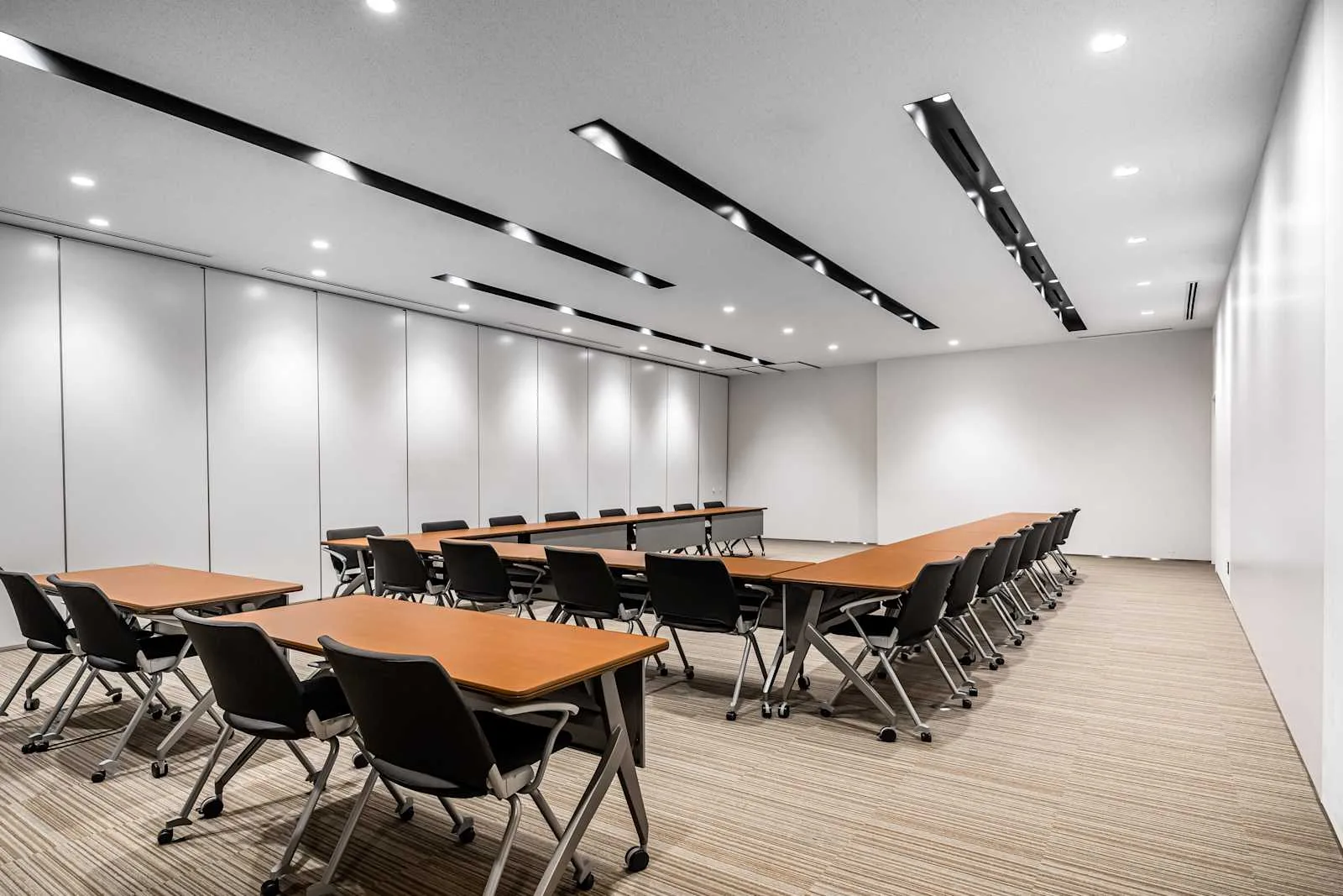 Regus TOKYO, Shinjuku Eastside Square、研修室（24名）、東京