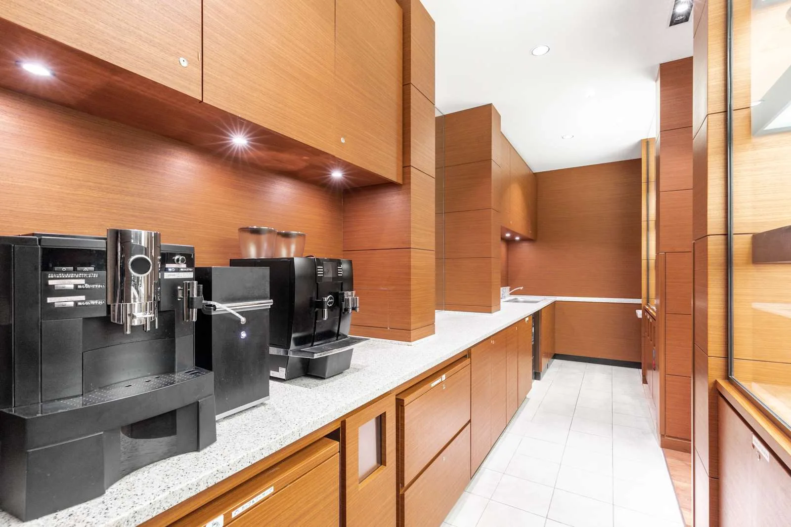 Regus TOKYO, Shiodome Building, Kitchen, Tokyo