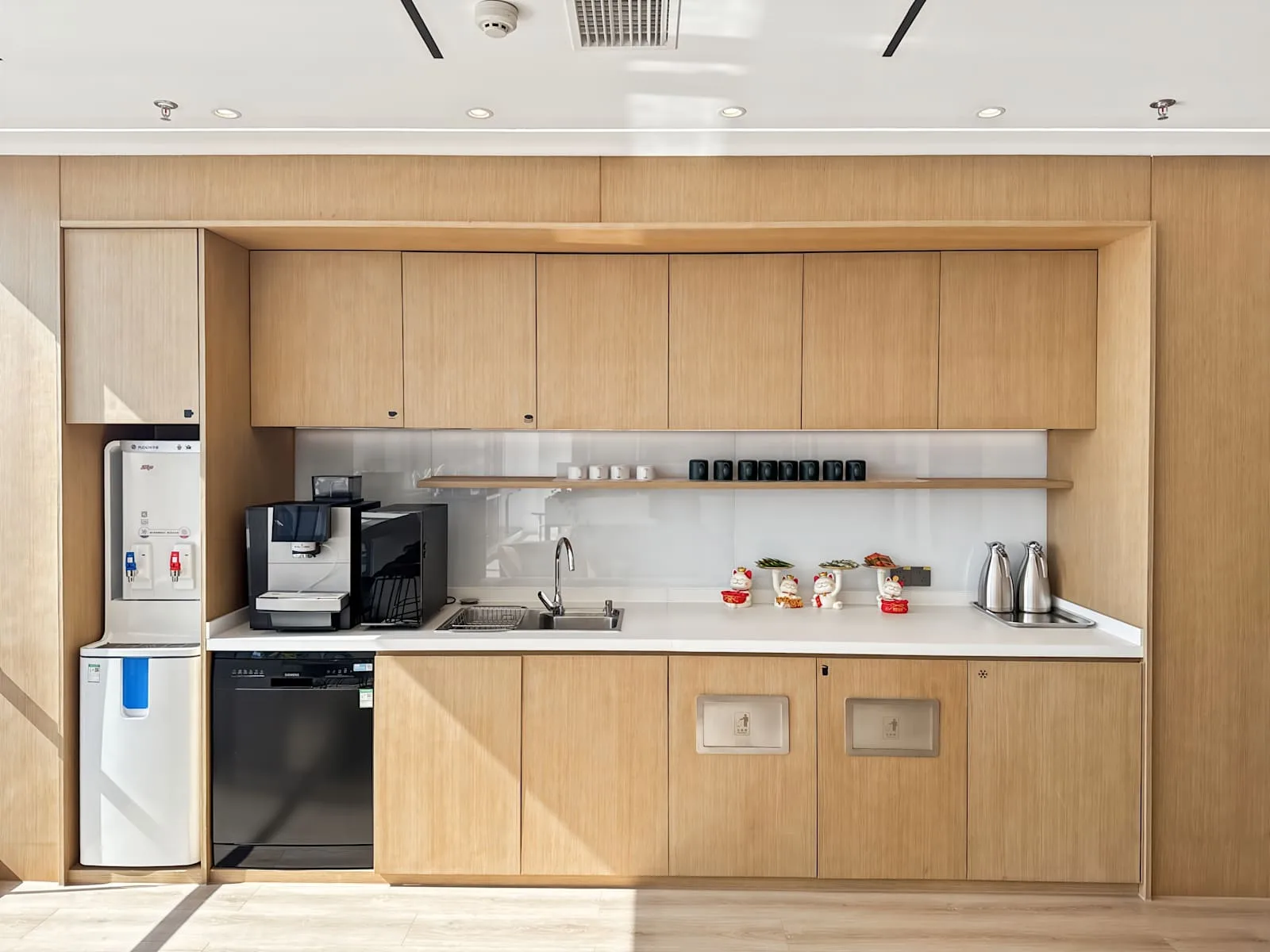 Regus Tongxiang, Digital Economy Center, Kitchen, Tongxiang